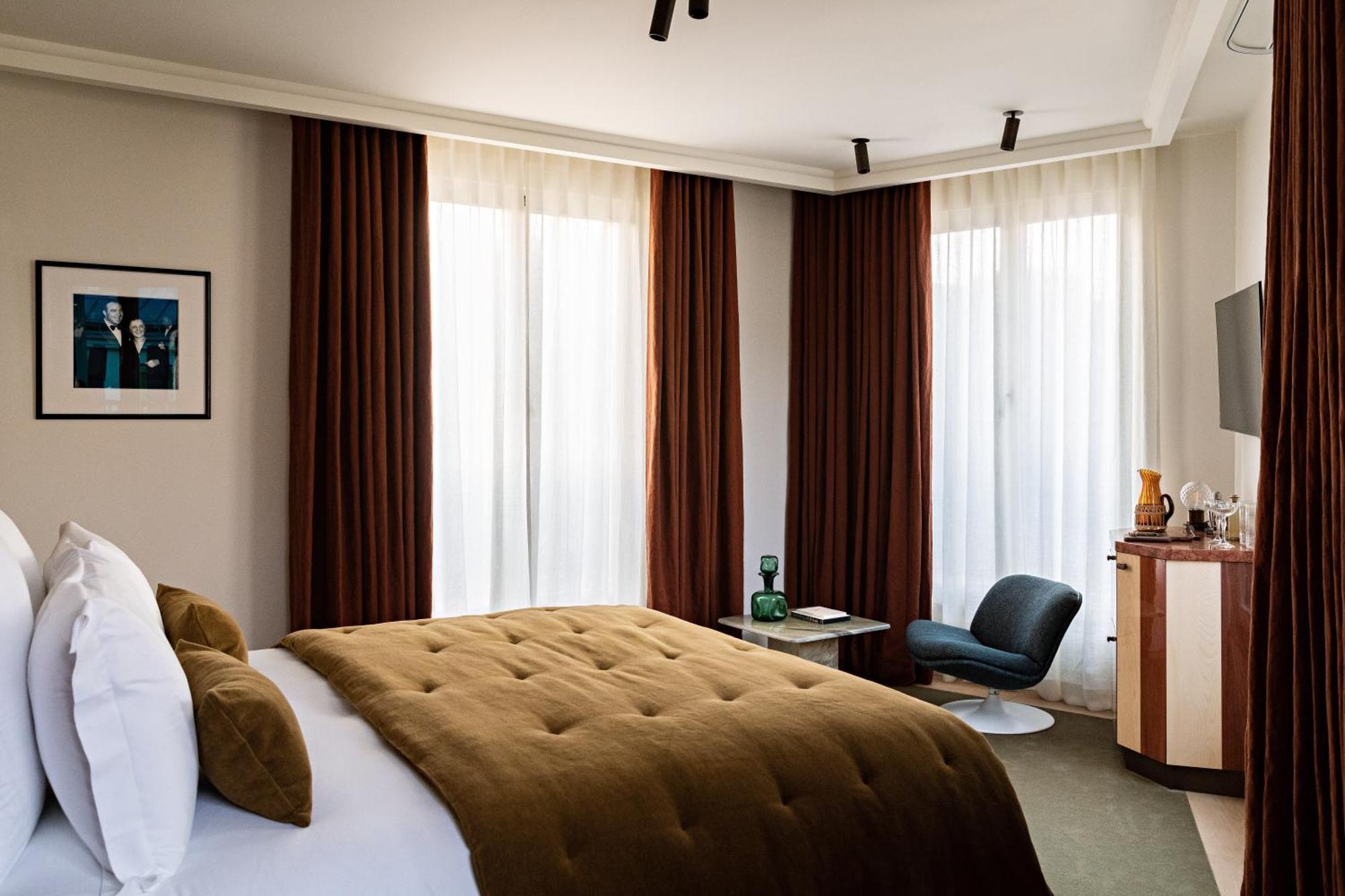 Deluxe Double or Twin Room