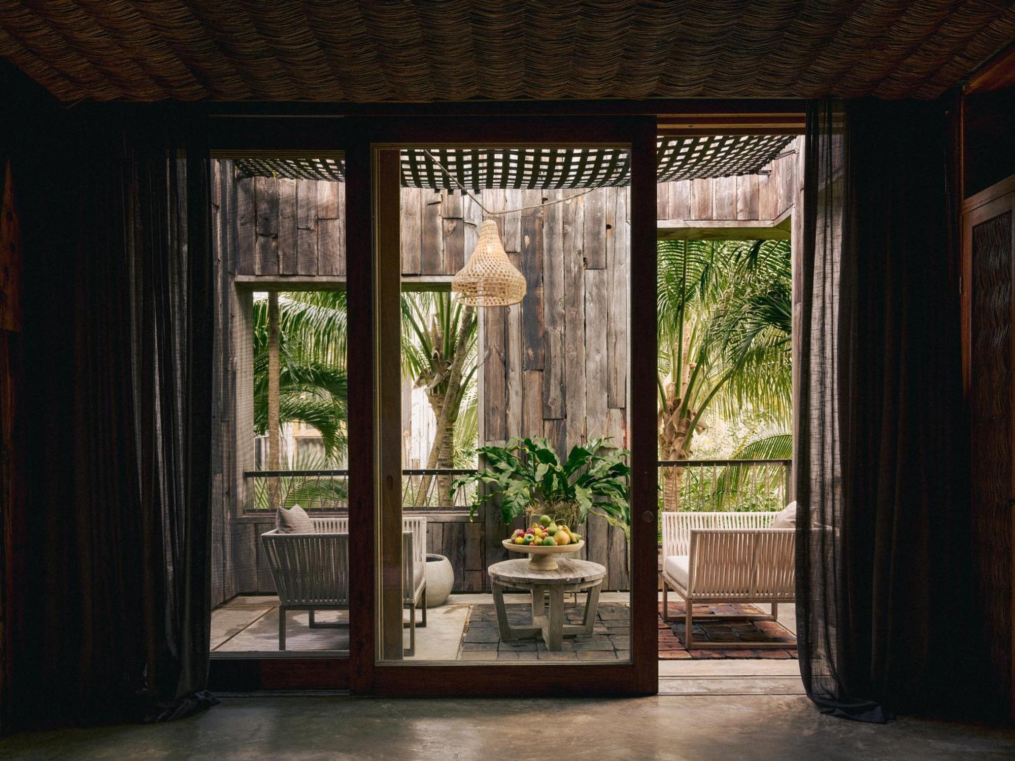 Air Suite Plunge Pool