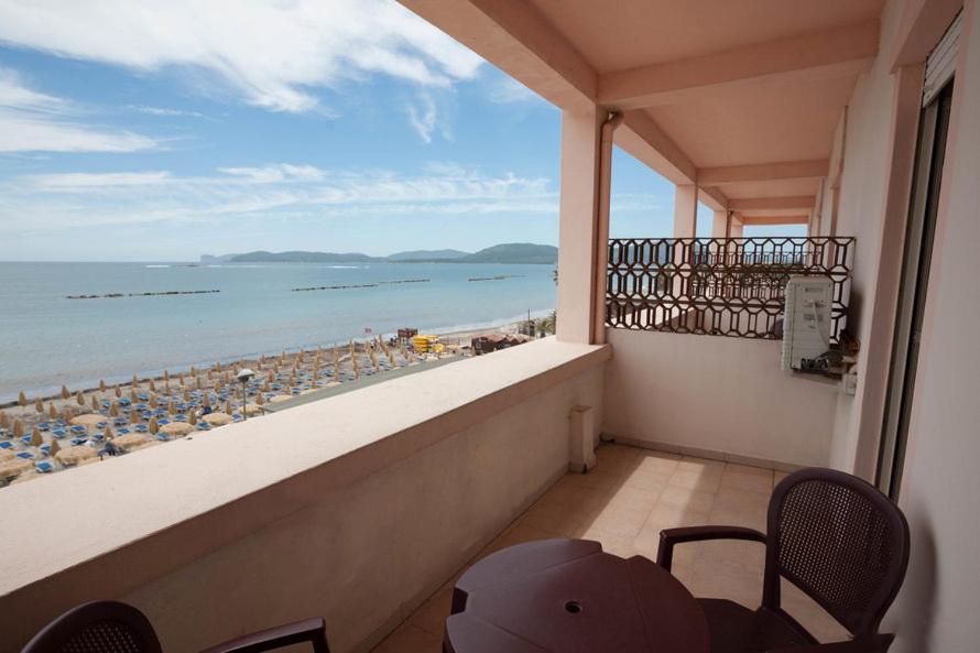 Double or Twin Room Sea View