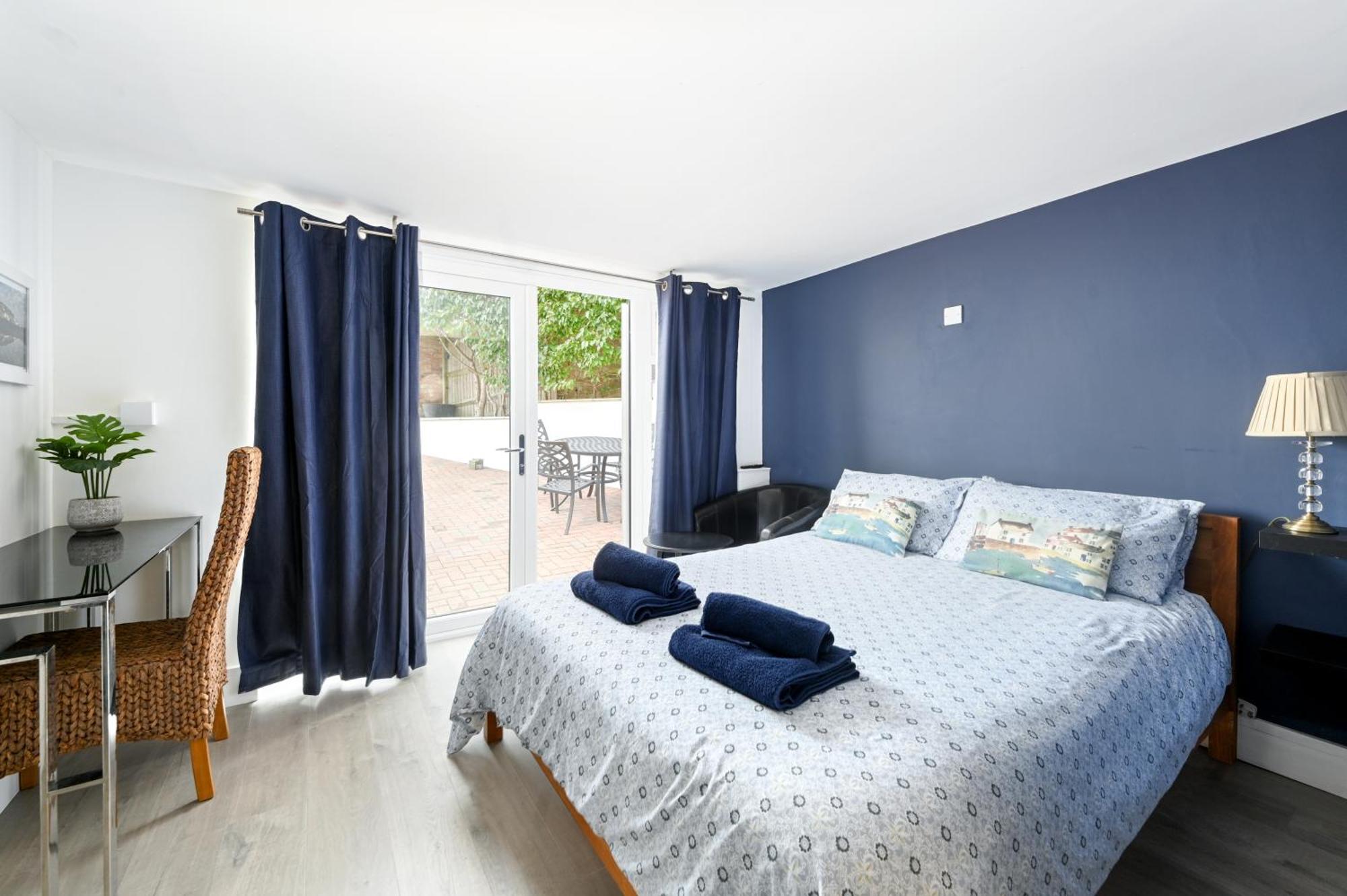 Deluxe Double Room Bath