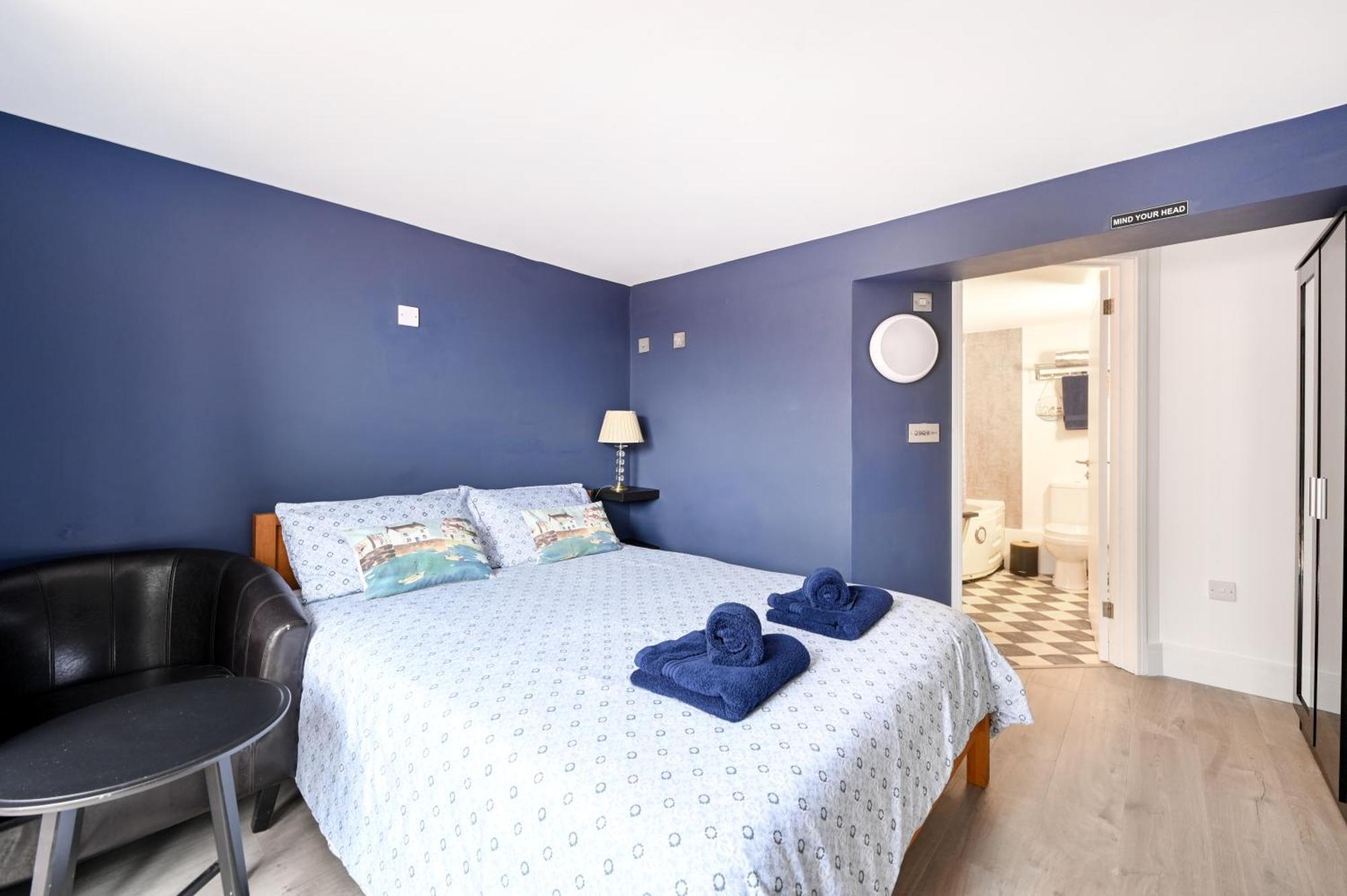 Deluxe Double Room Bath