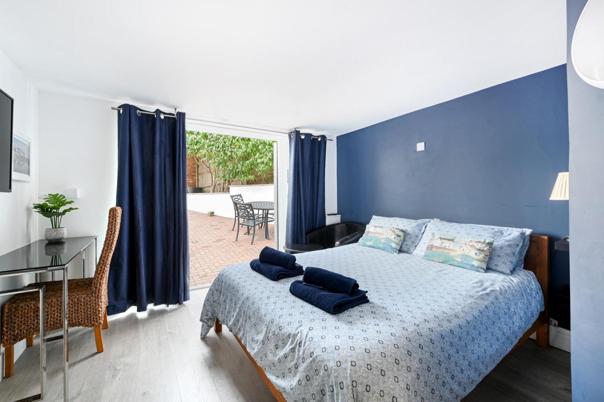 Deluxe Double Room Bath