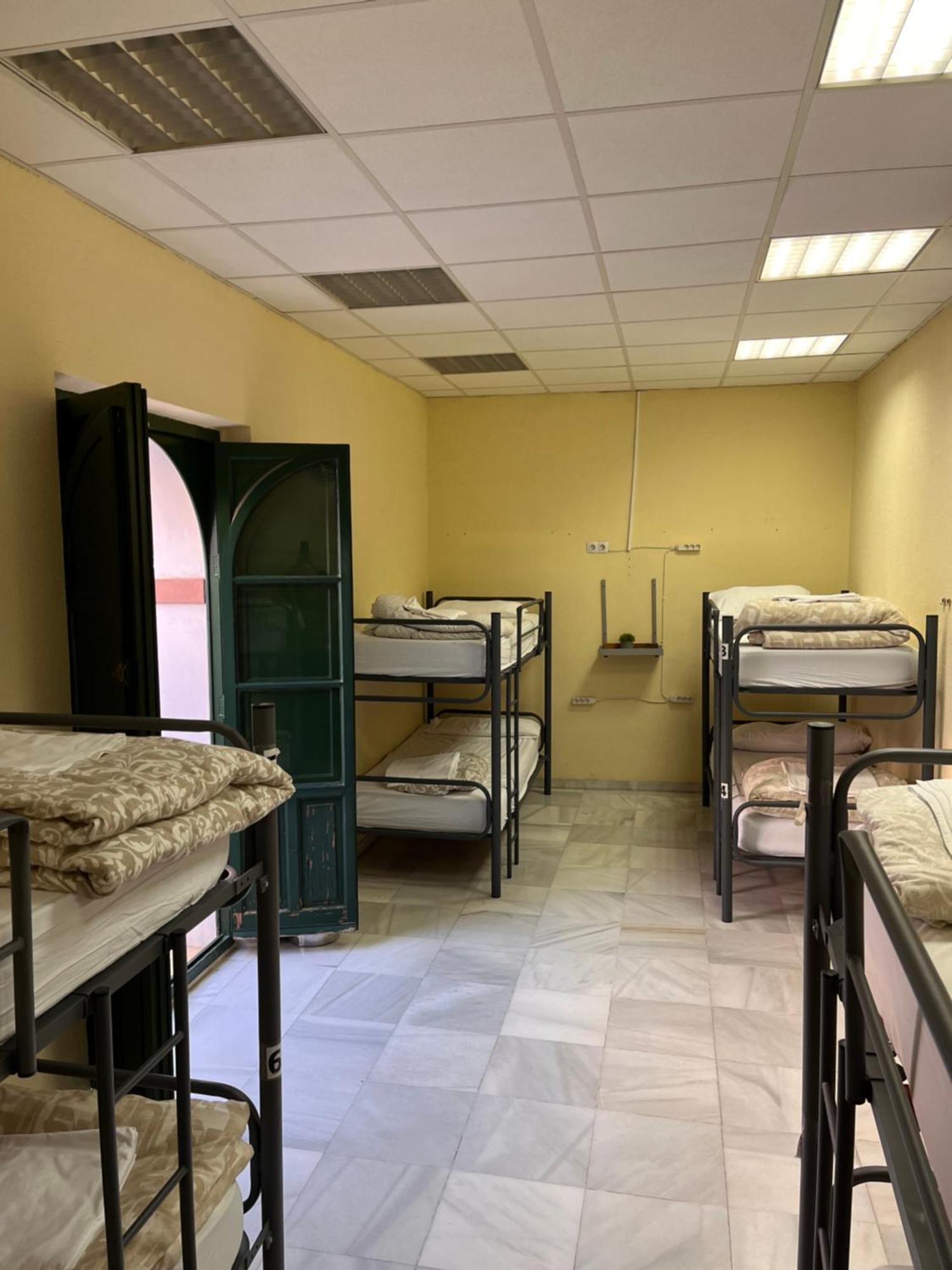 Slaapzaal voor Vrouwen met 8 Bedden