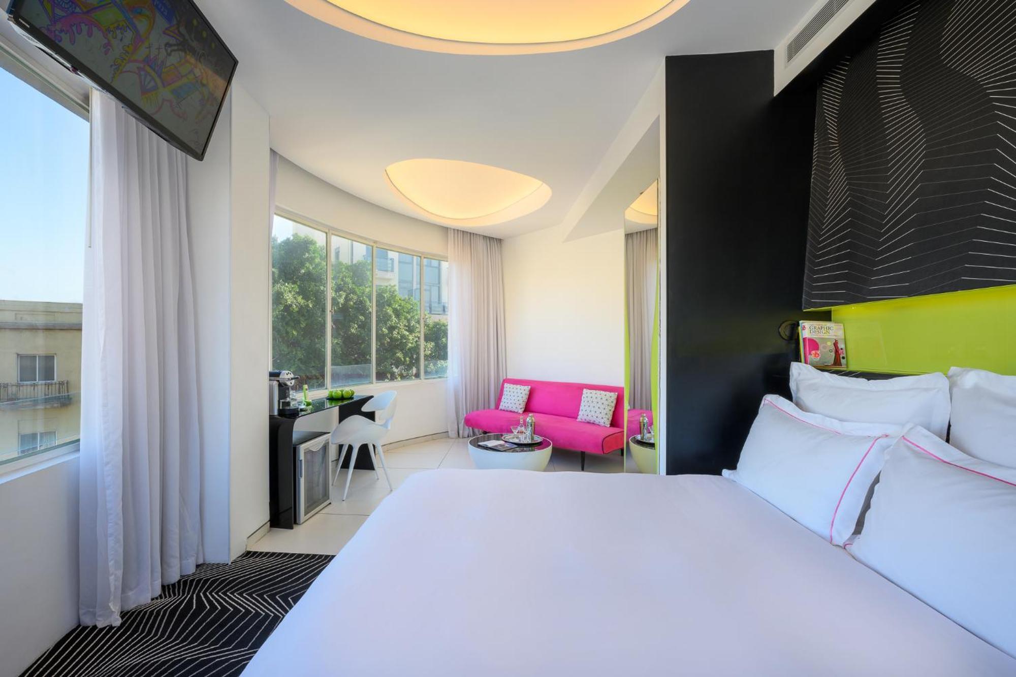 Circle Suite