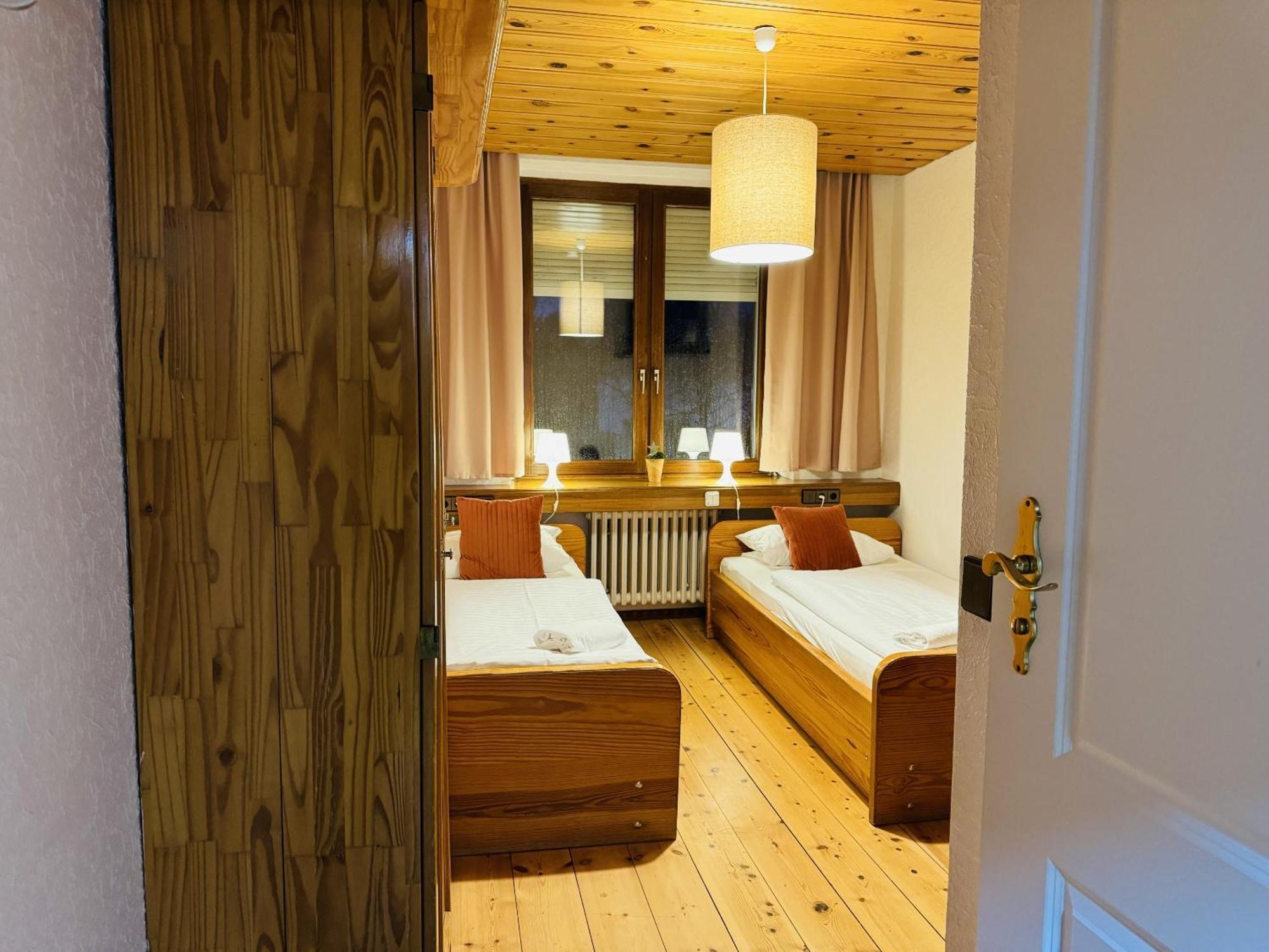 Standard Twin Room,1588180061:JPEG
