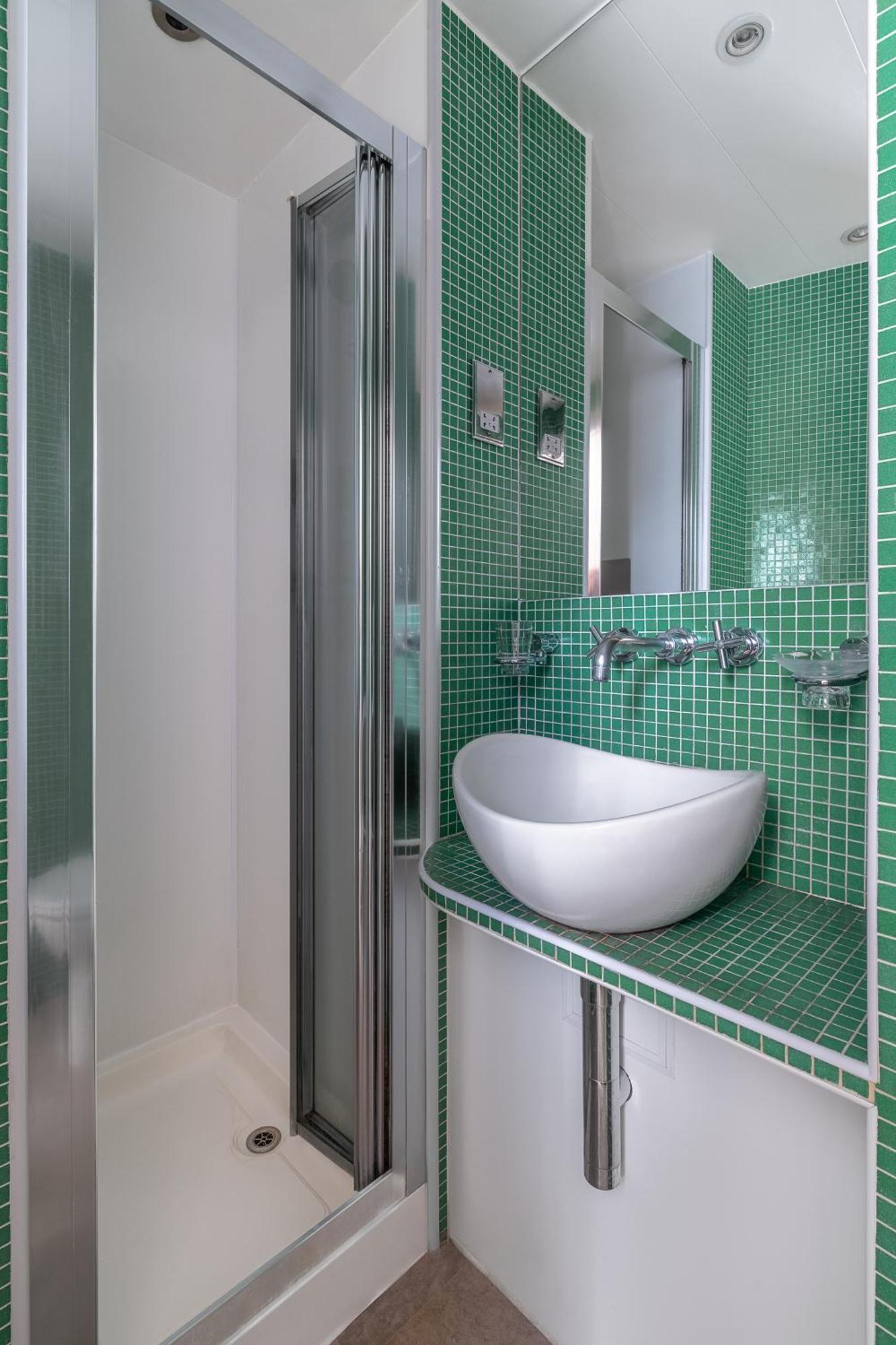Quarto Individual Standard com Chuveiro