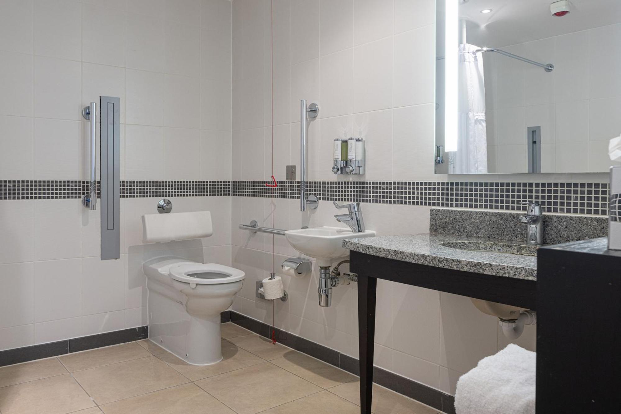 Queen Room with City View - Disability Access,1534731646:JPEG