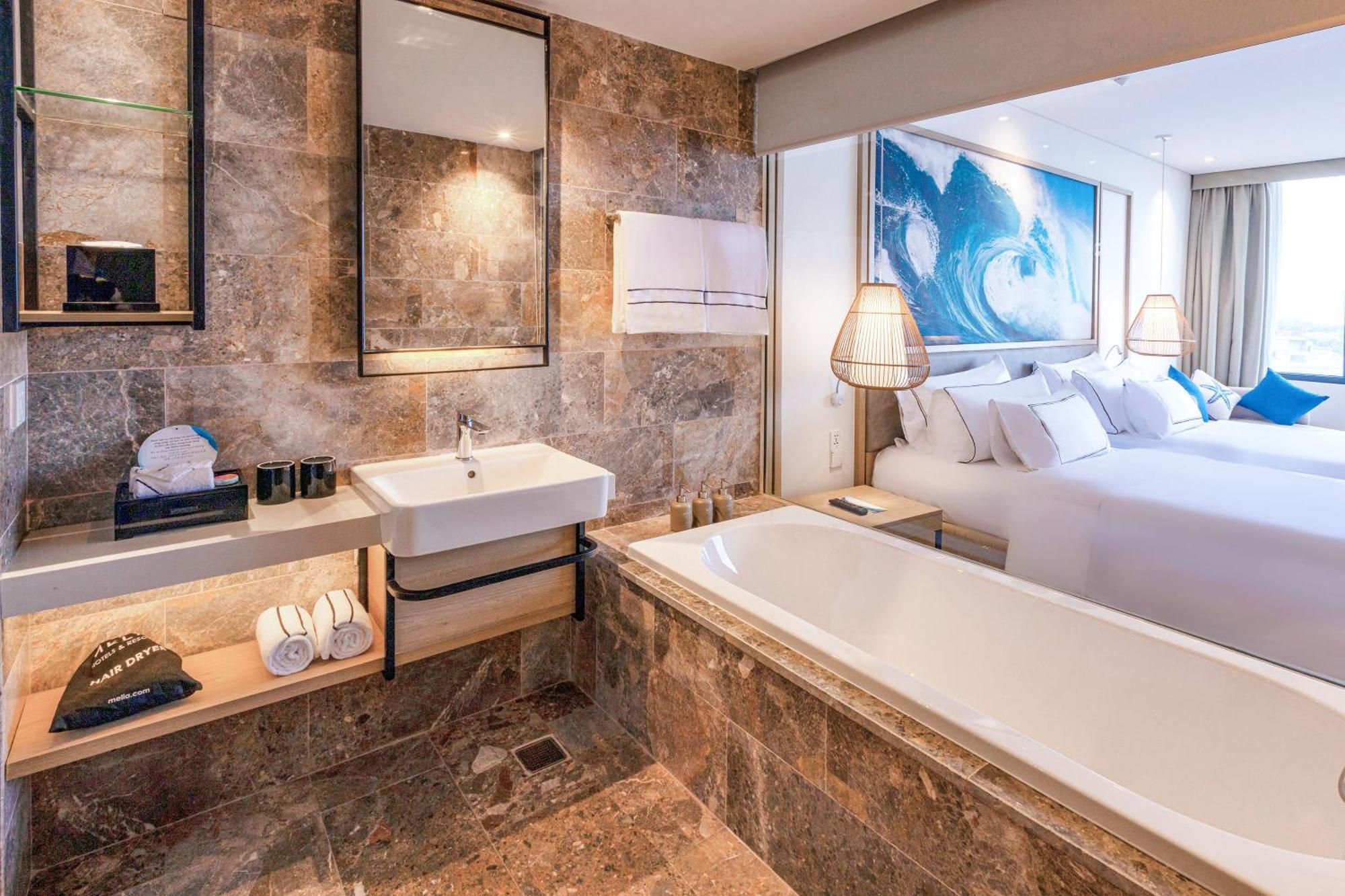 Deluxe Double or Twin Room Bathtub Daily Guest Activities