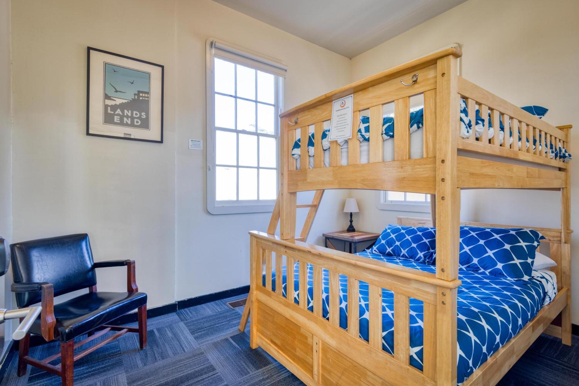Private 3-Person Room