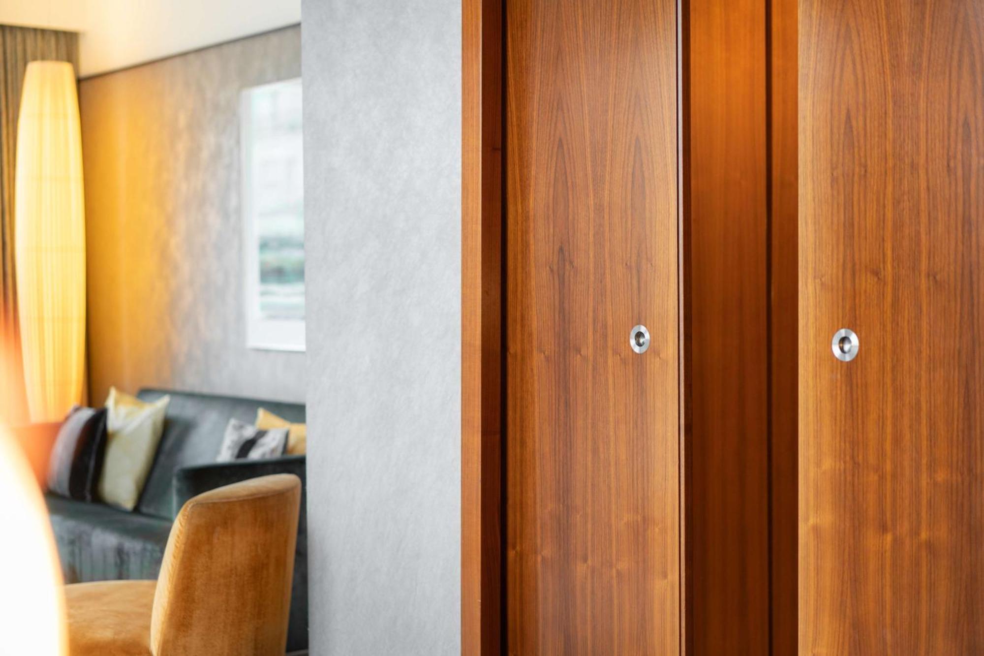 Hoeksuite met 1 Slaapkamer en Toegang tot Lounge