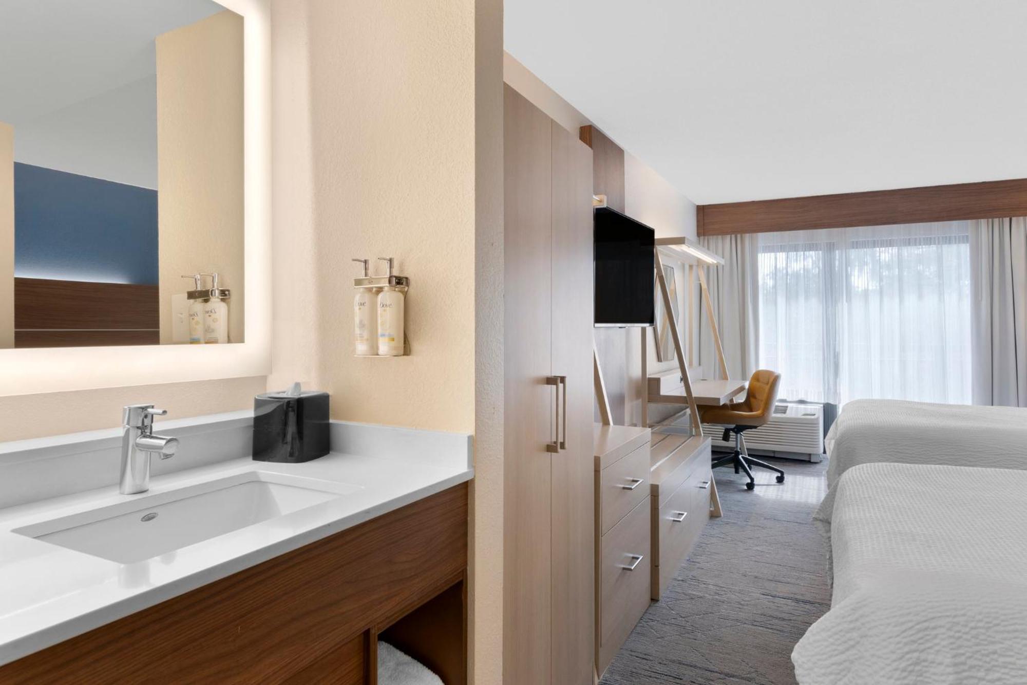 Standard Room Two Queen Beds
