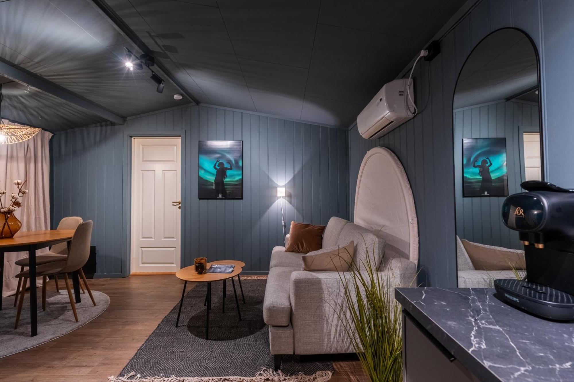 Aurora Glass 1-bedroom cabin