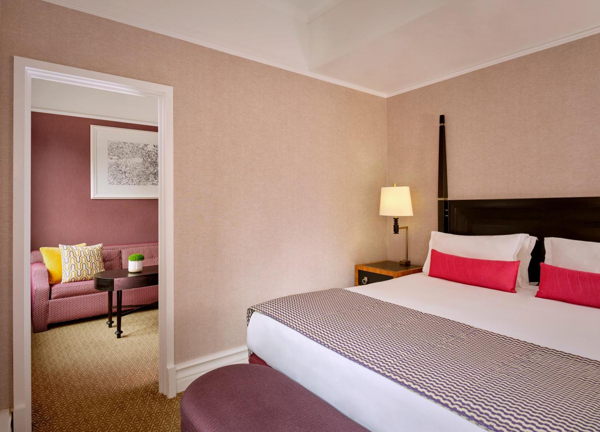Suite Júnior com 1 Cama King-size e Sofá-cama