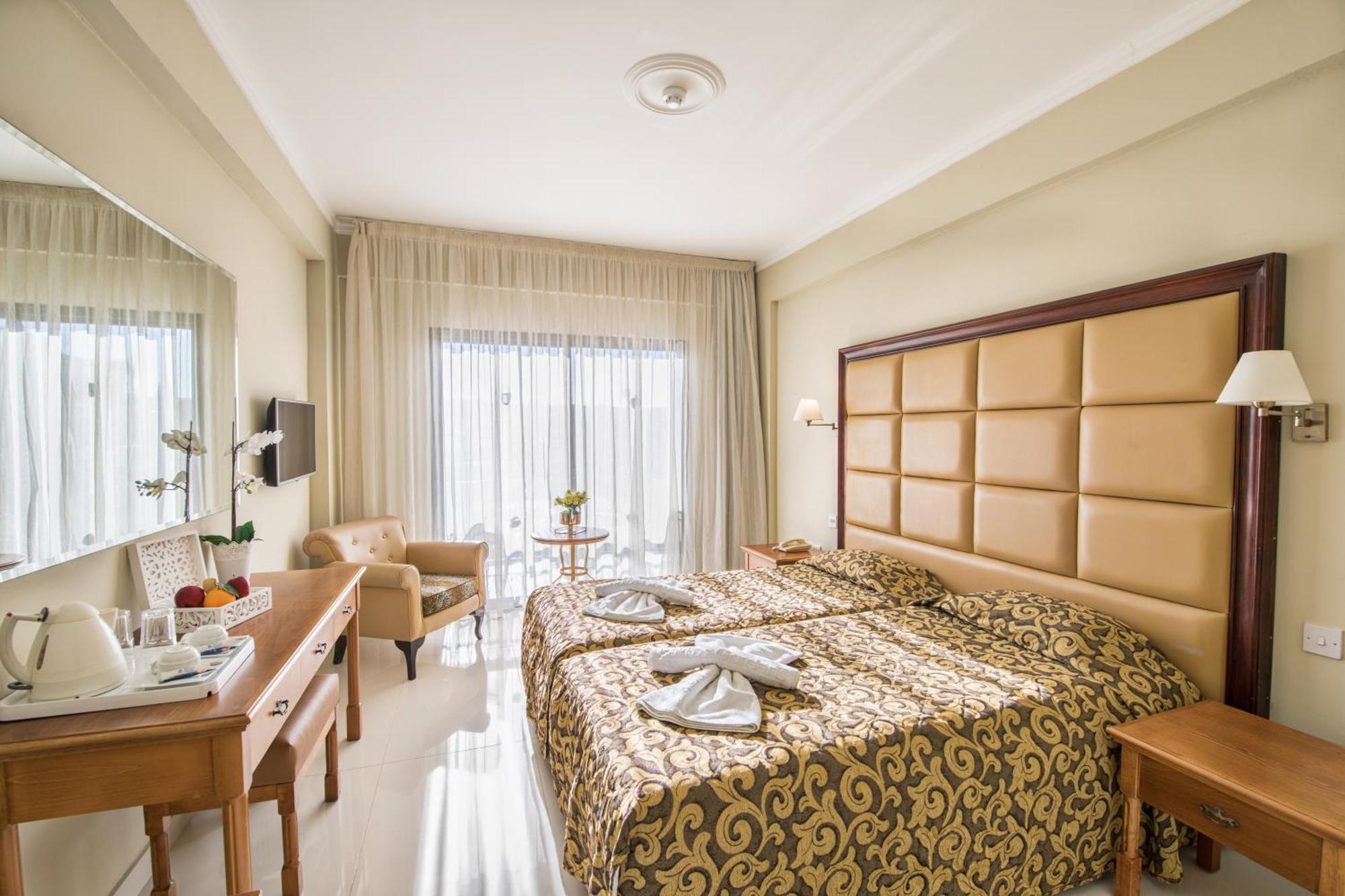 Standard Double or Twin Room Pool View