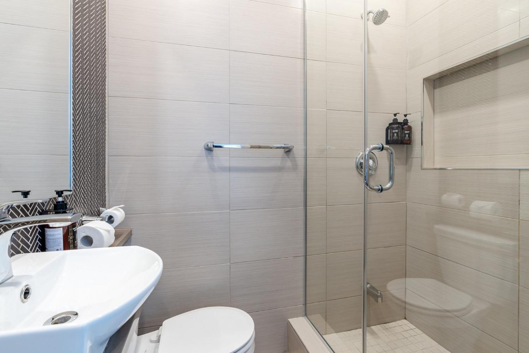 Double Room Private Bathroom