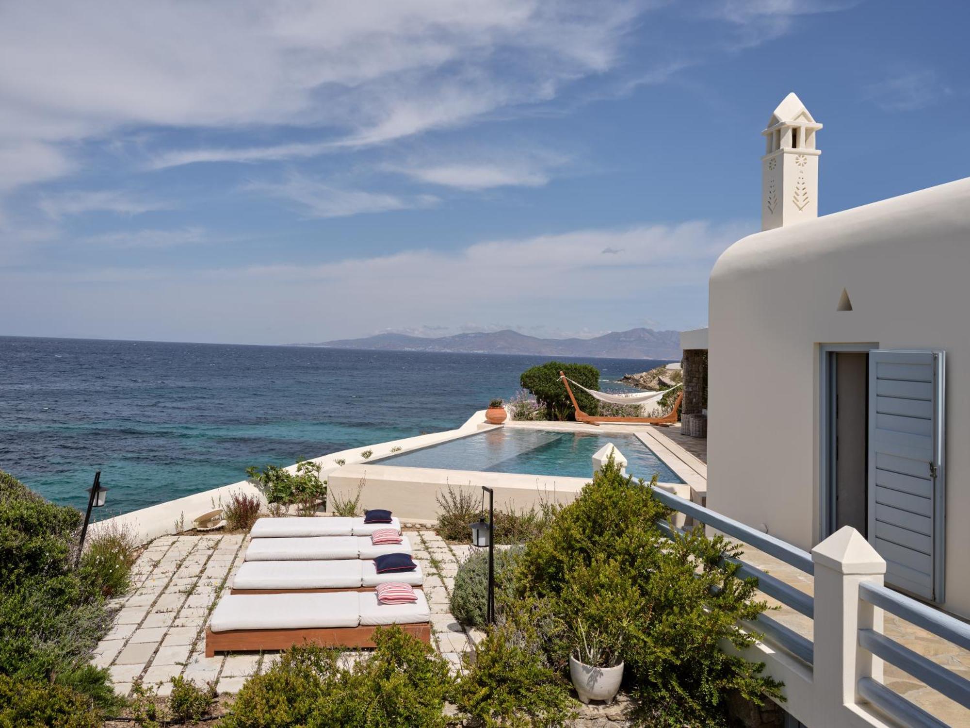 1 Bedroom Waterfront Villa Private Pool 350 meters from main hotel