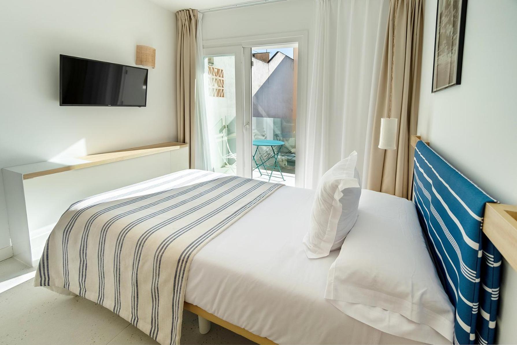 Single Room Balcony
