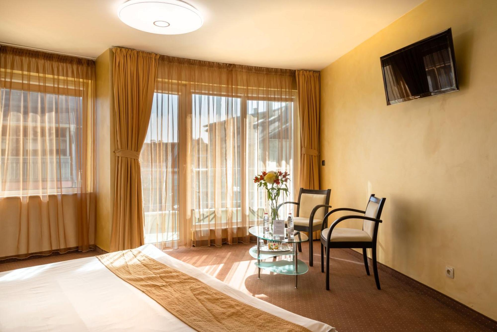 Deluxe Double Room Underground
