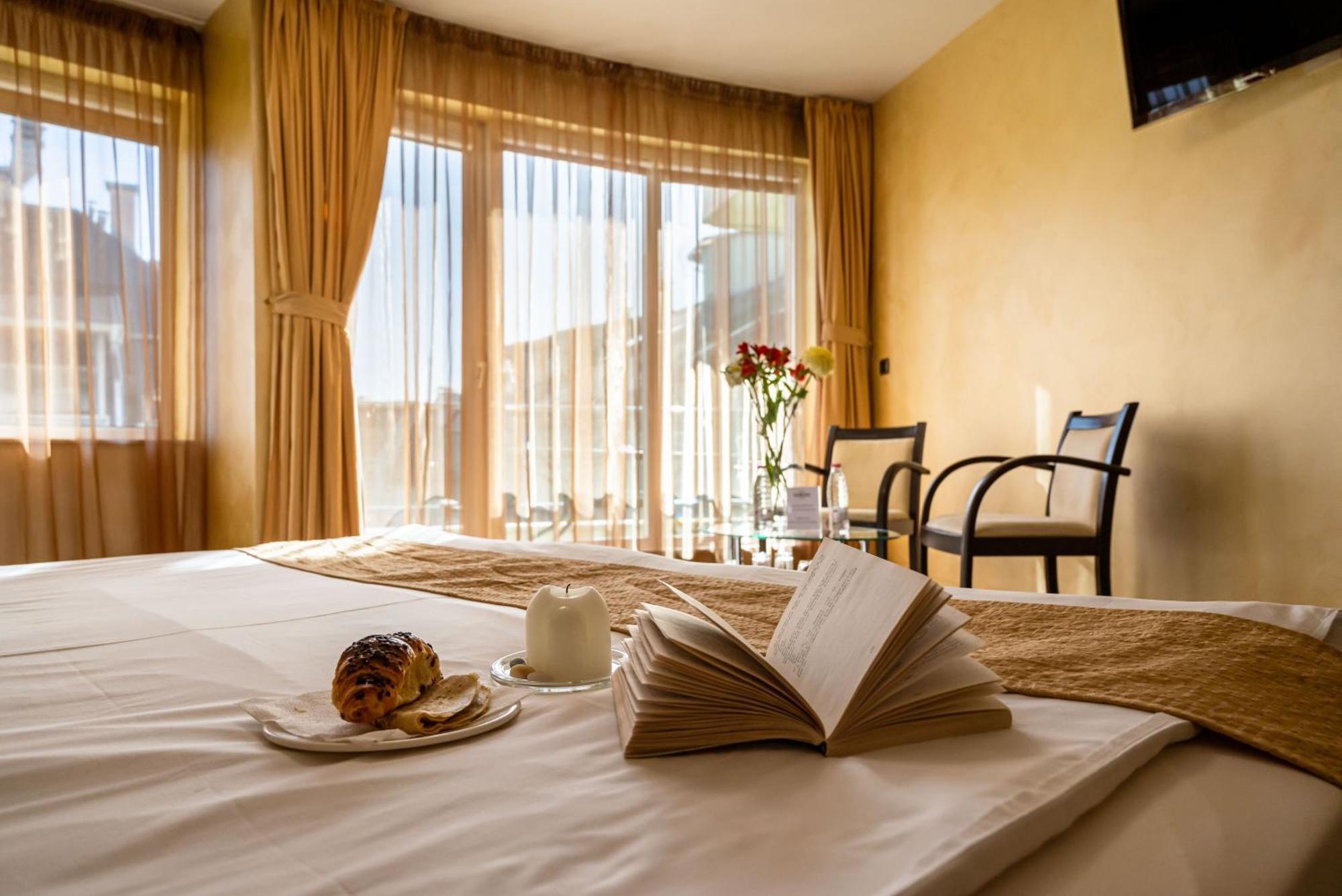 Deluxe Double Room Underground