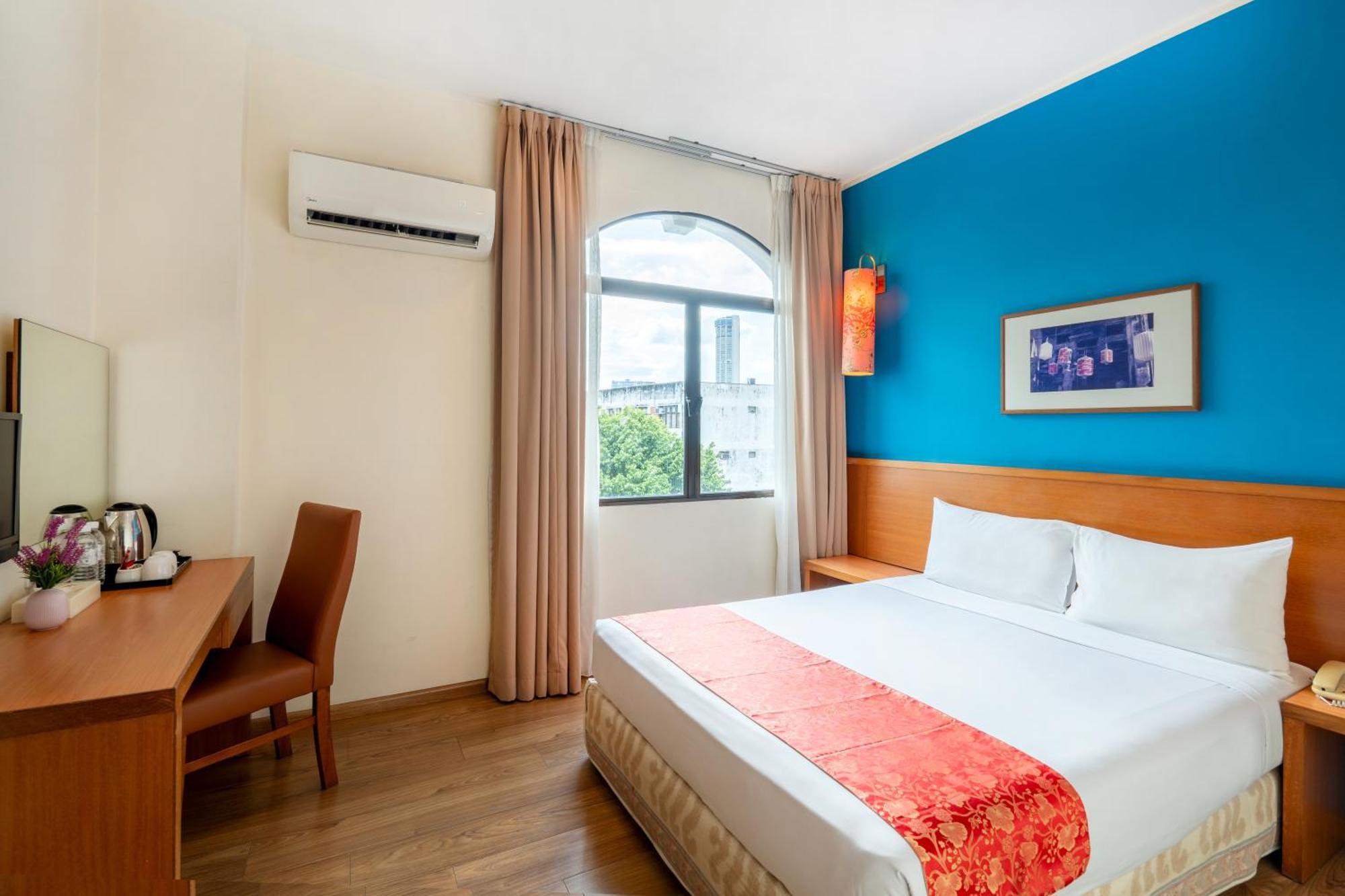 Standard Queen Room