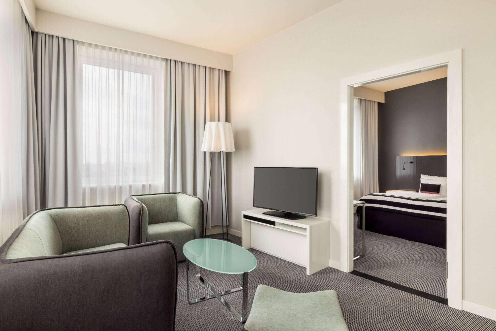 Junior Double Suite,1550288203:JPEG