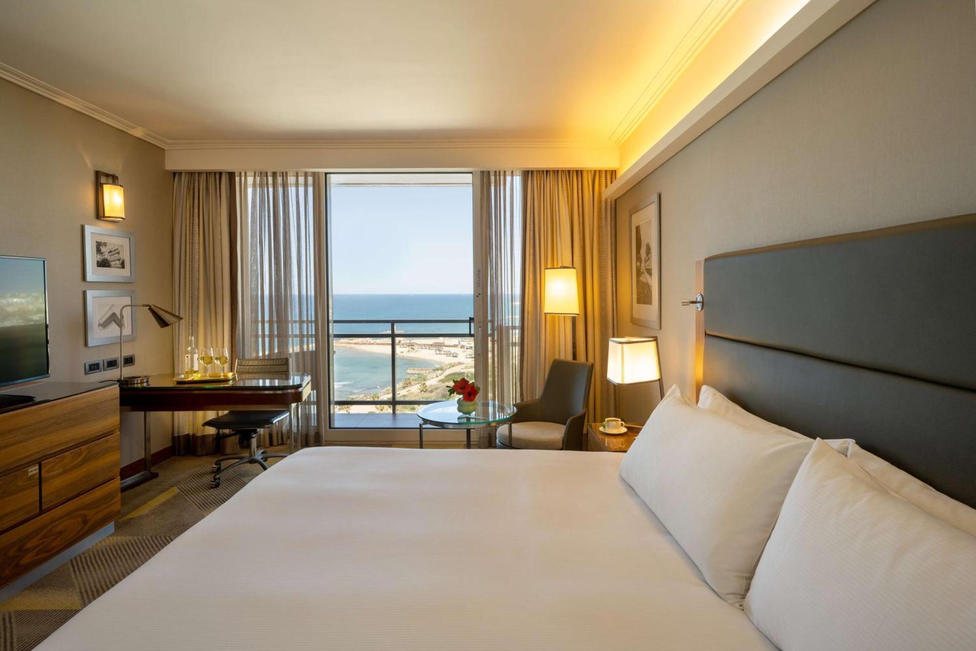 Deluxe King Room Sea View