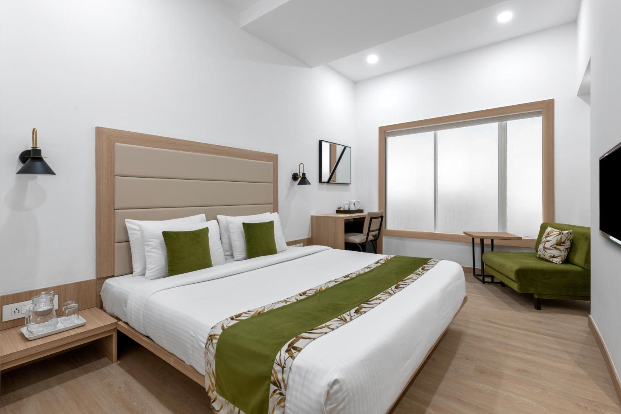 Room Complimentary Meal Upgrade to next higher meal plan per per room