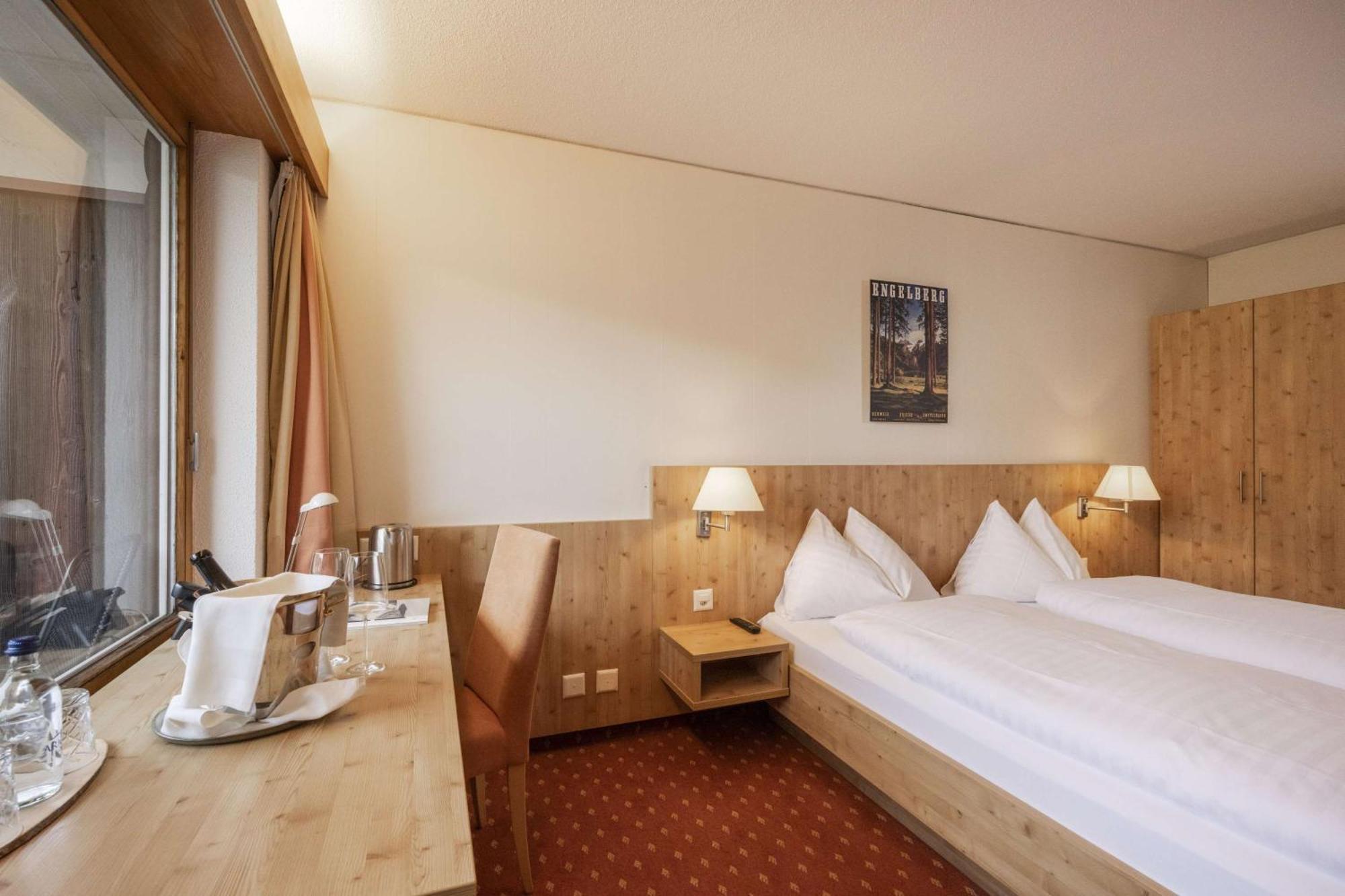 Double Room with Mountain View,1538248078:JPEG
