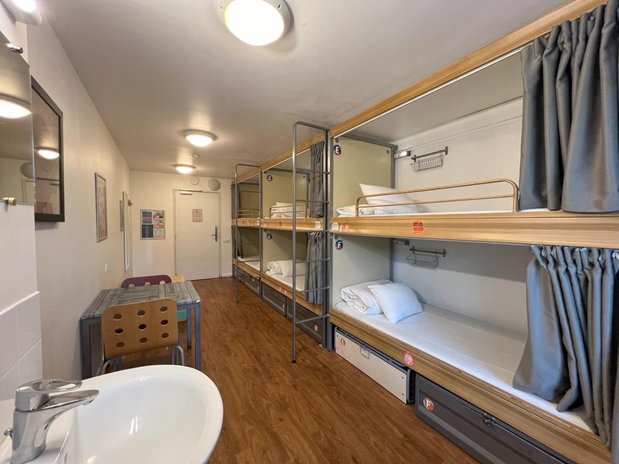 Bed 12-Bed Dormitory Room