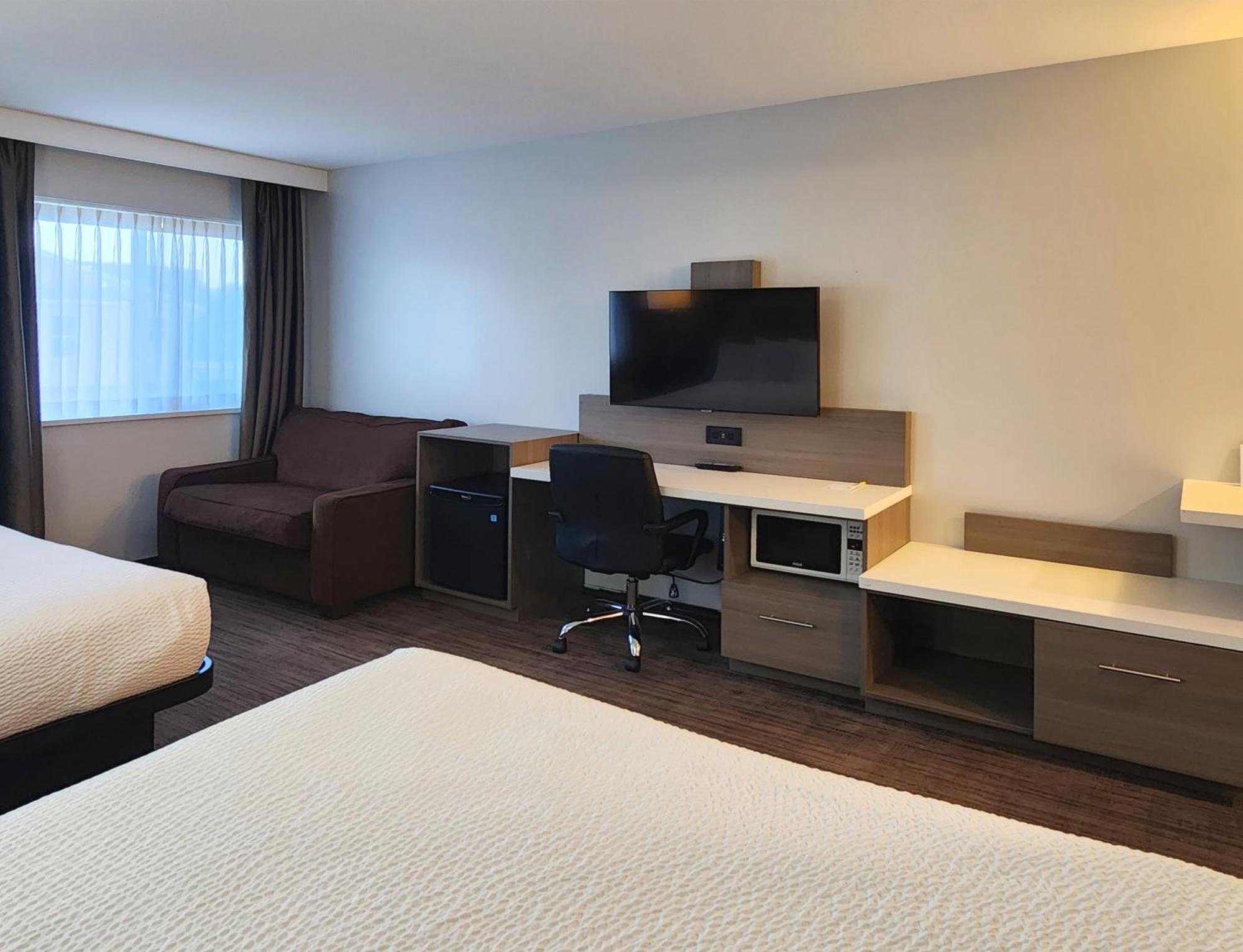 Deluxe Queen Room Two Queen Beds Non-Smoking