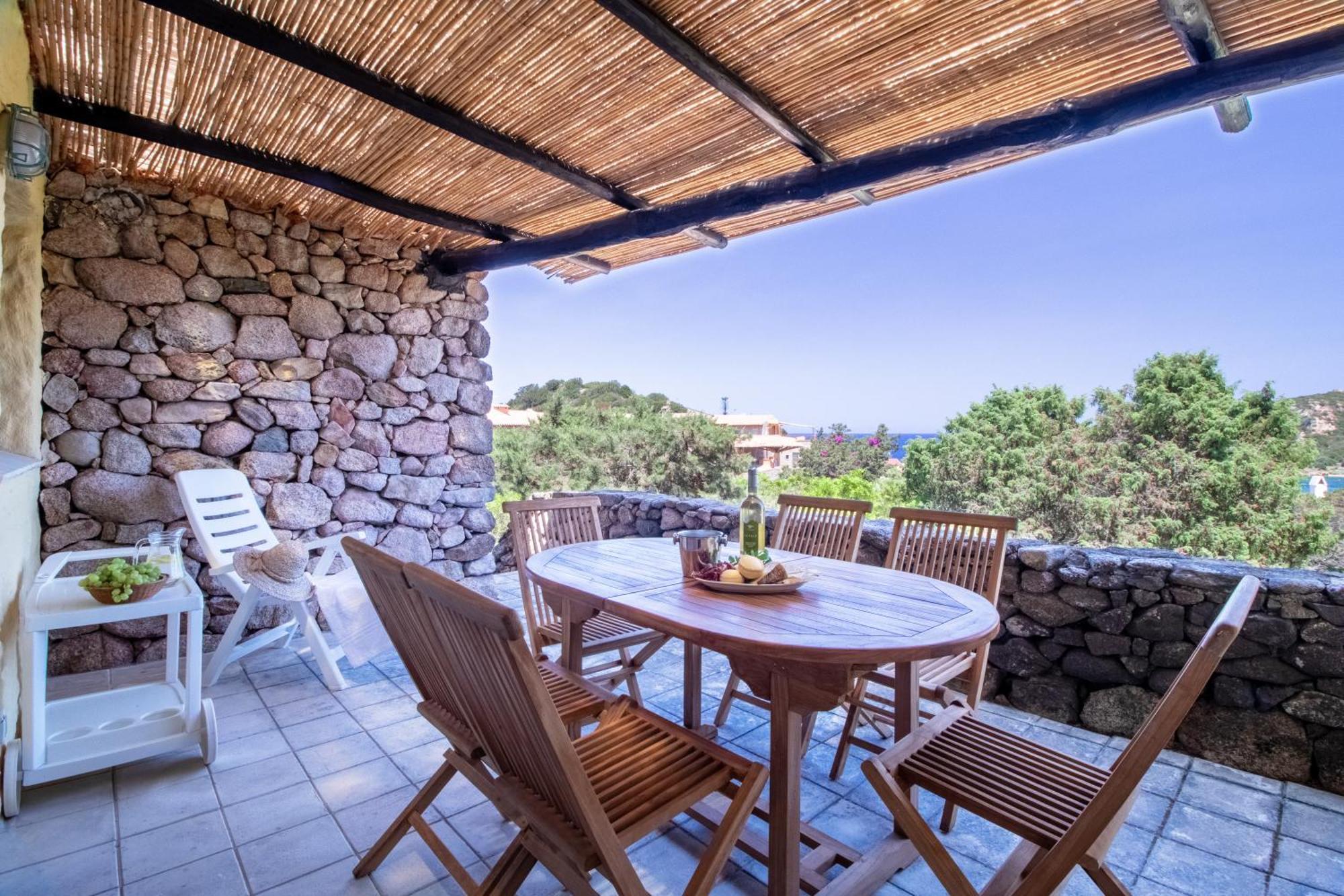 Two-Bedroom Apartment Sea View