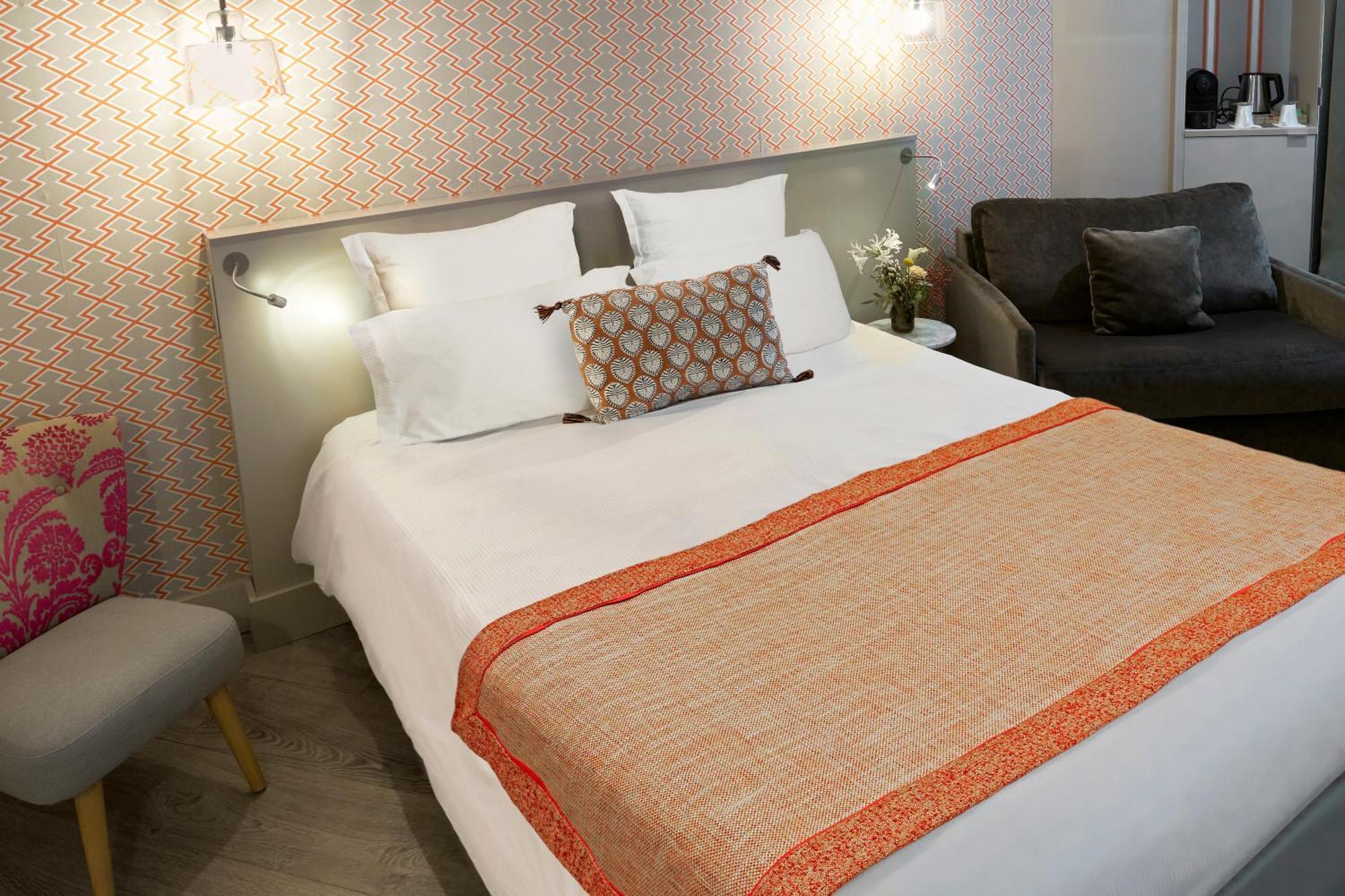 Superior Queen Room with Sofa,1538784628:JPEG