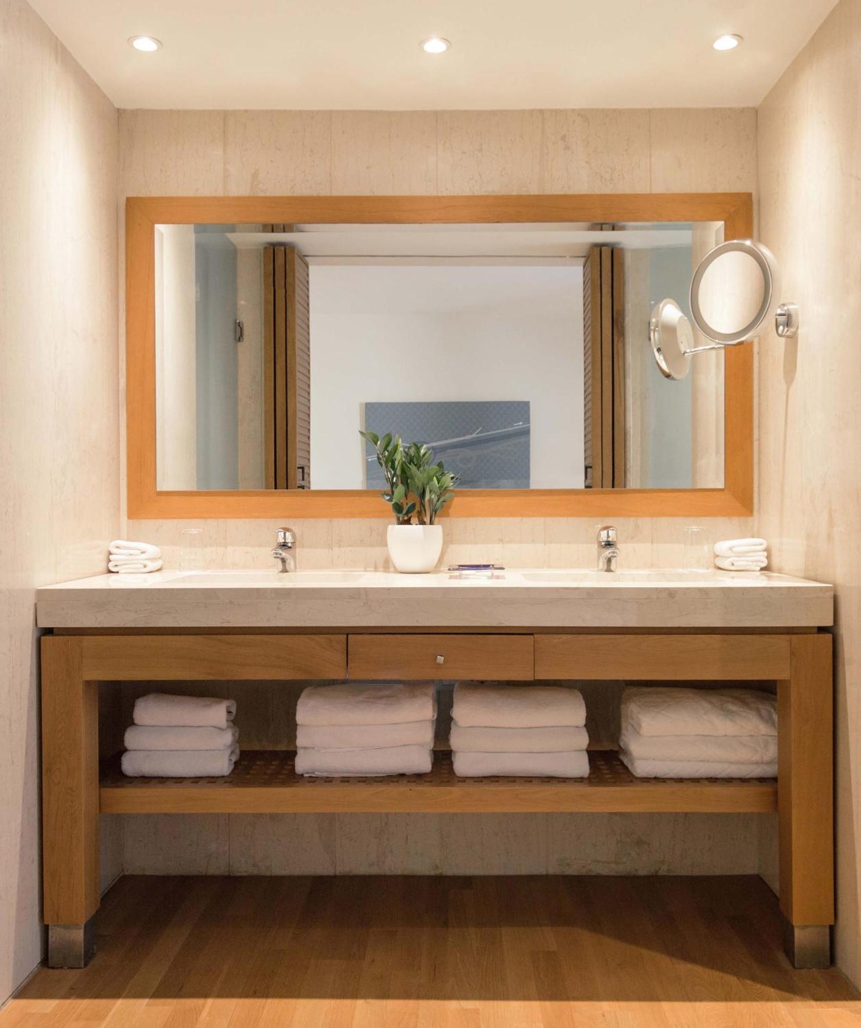 Signature Room