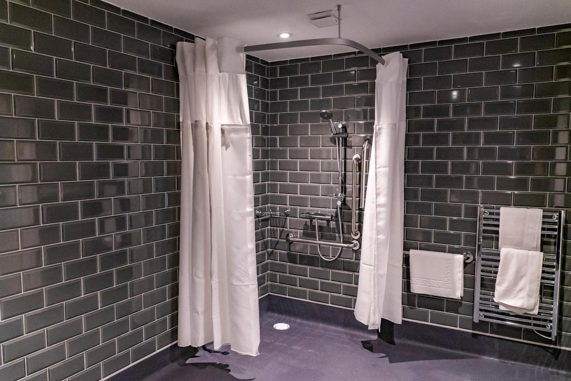 Deluxe Accessible Twin Room