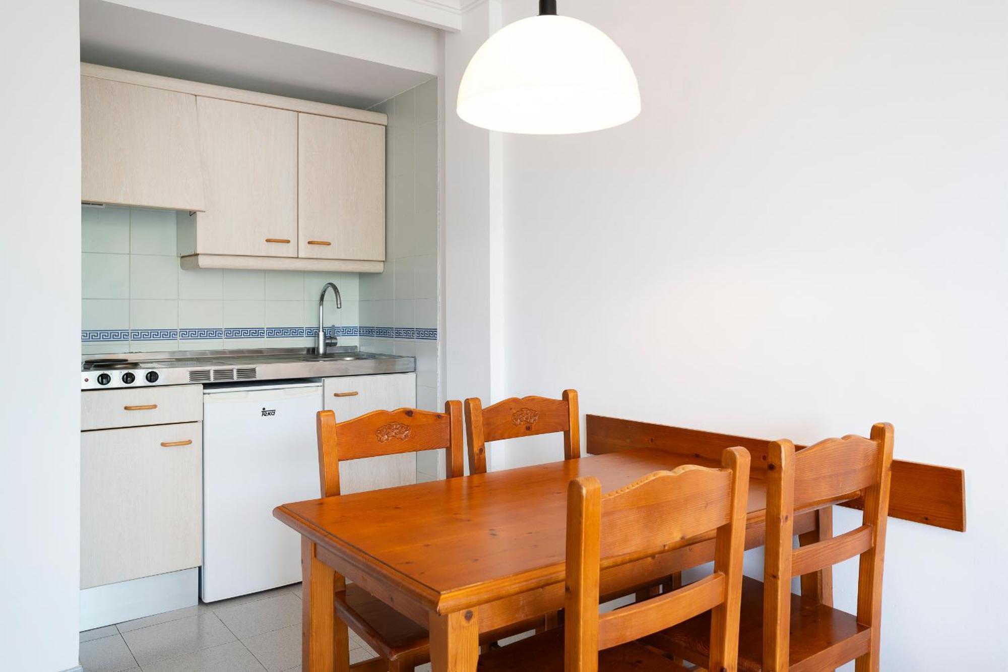 One-Bedroom Apartment,1539722659:JPEG