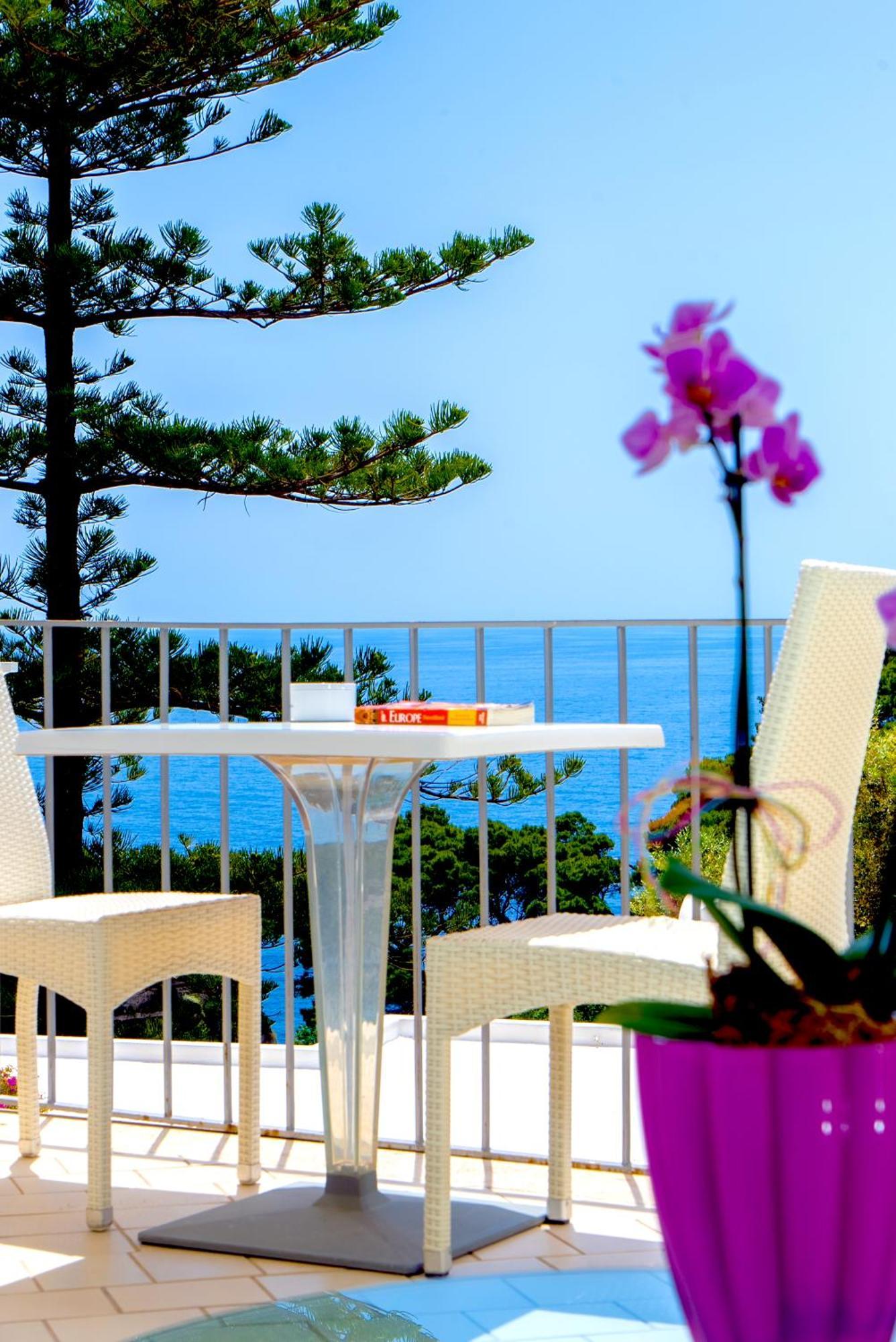 Superior Double or Twin Room Sea View