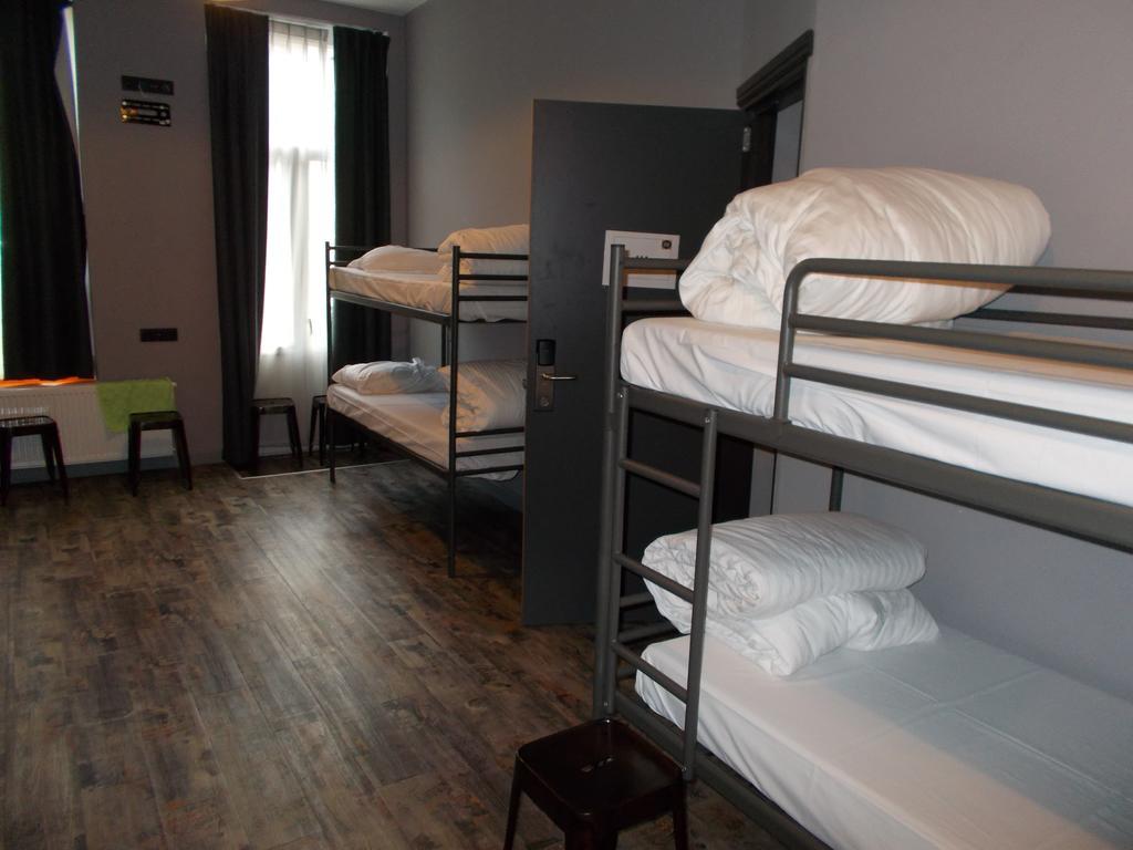 Bed 8-Bed Mixed Dormitory Room