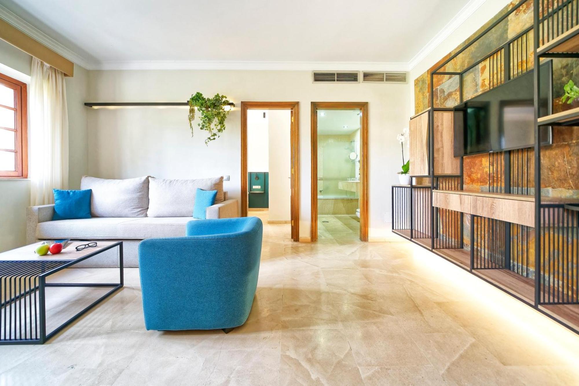 Senior Suite