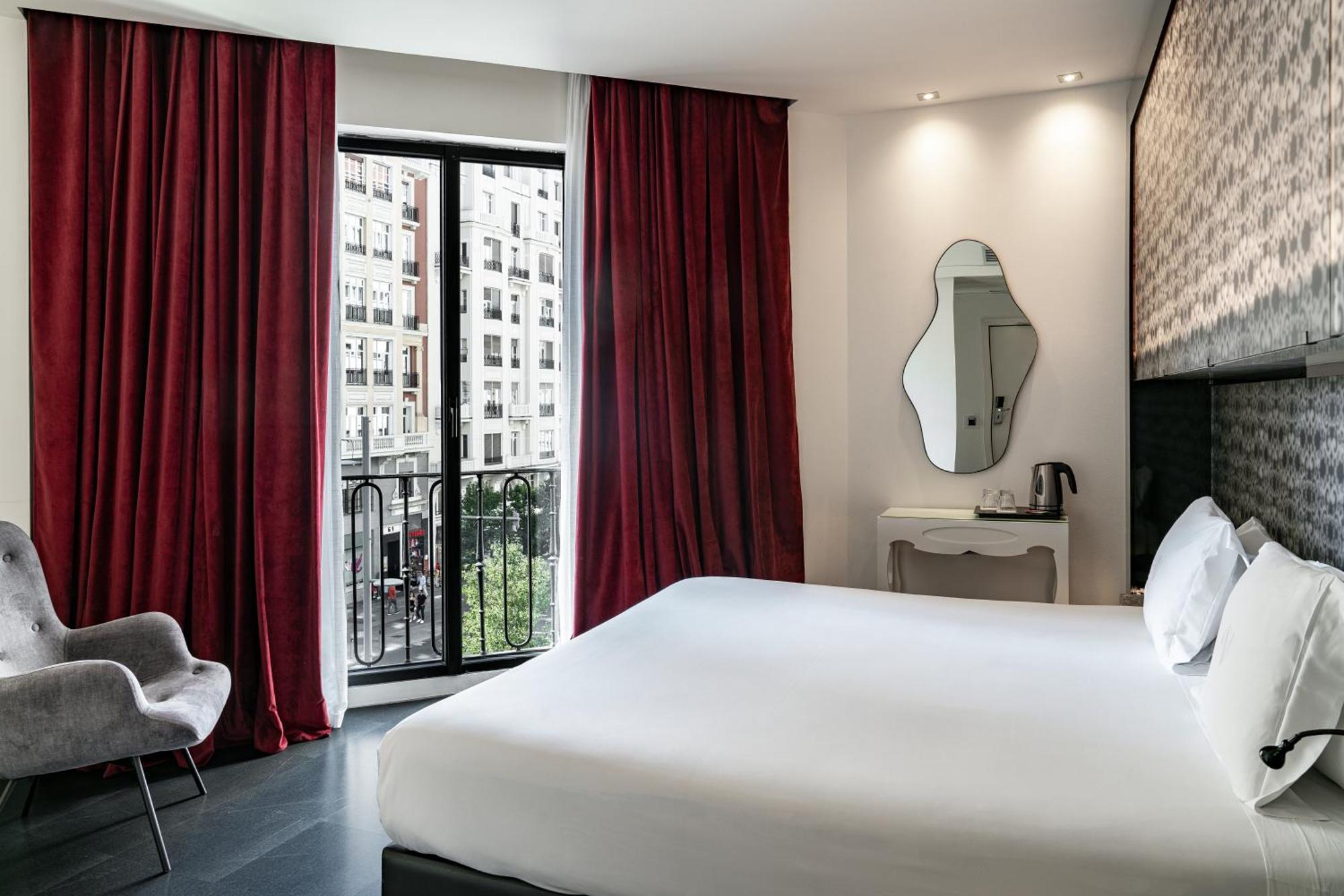 Vincci room Gran Via views
