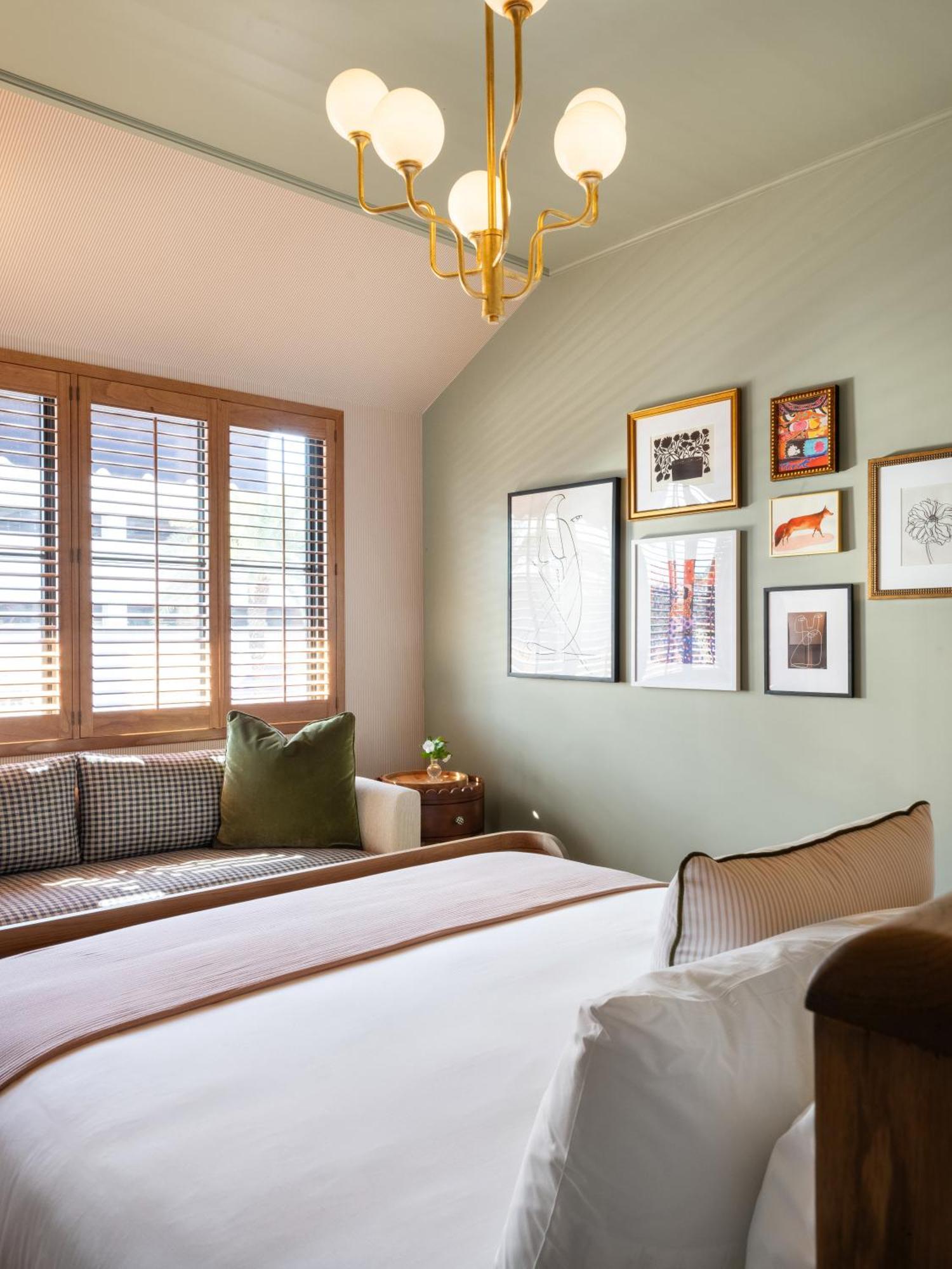 Standard King Room