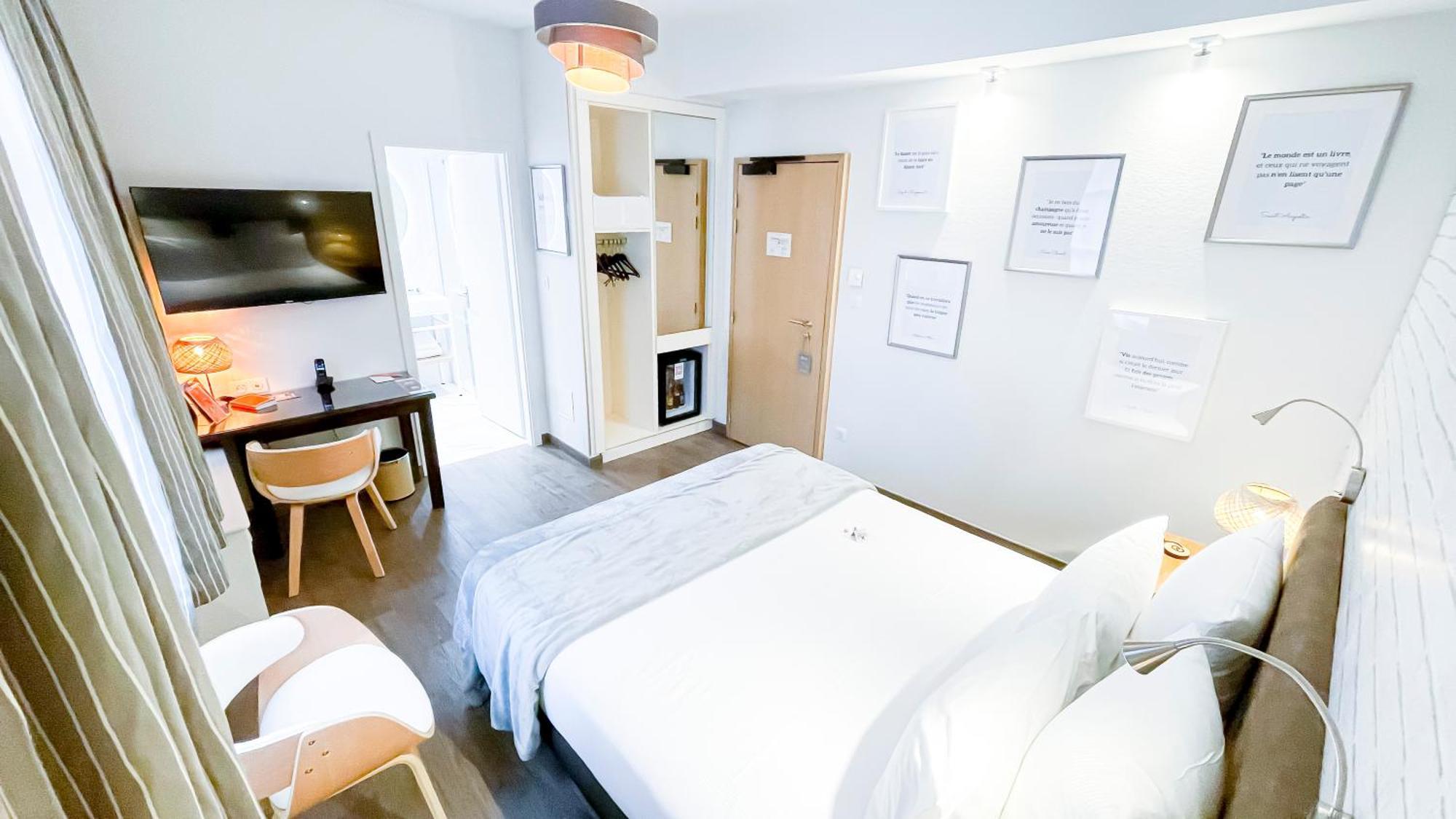 Comfort Double Room Shower or Bath