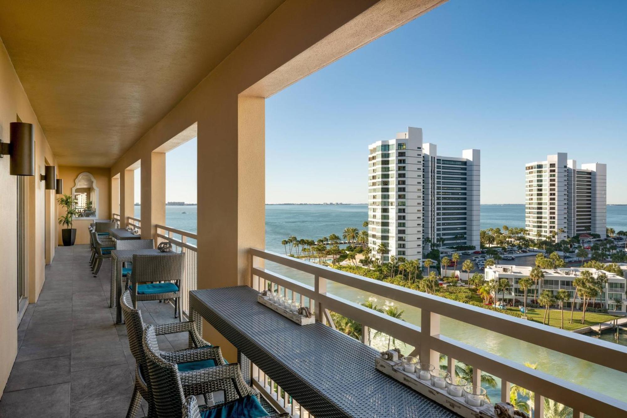 Quarto com Cama 1 King-size e Vista VIP do Resort - Andar VIP