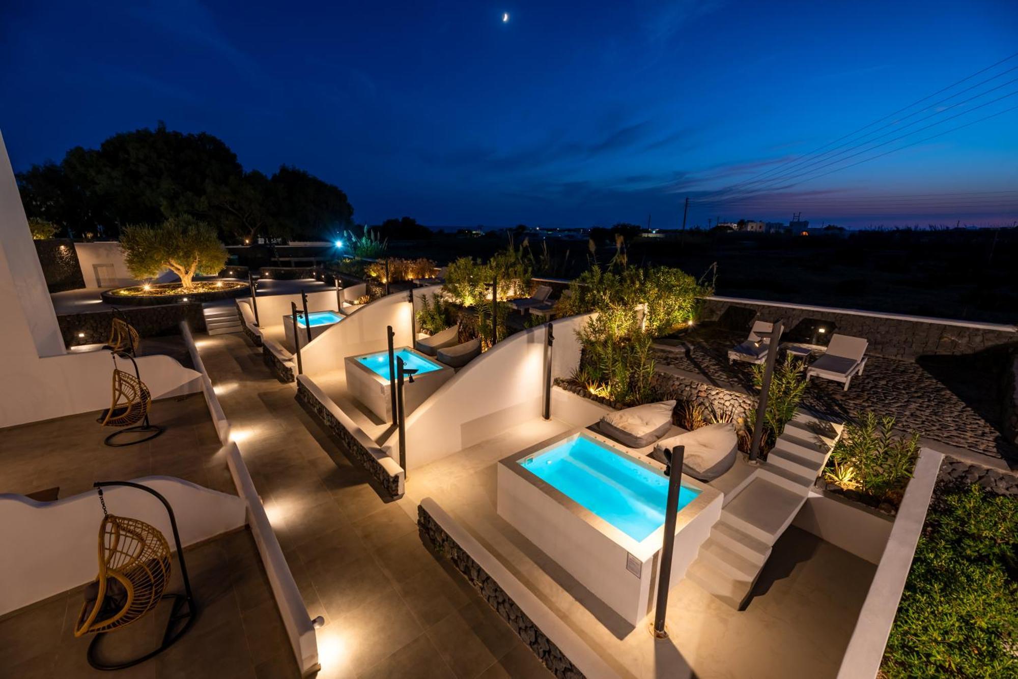 Cozy Room Outdoor Hot Tub