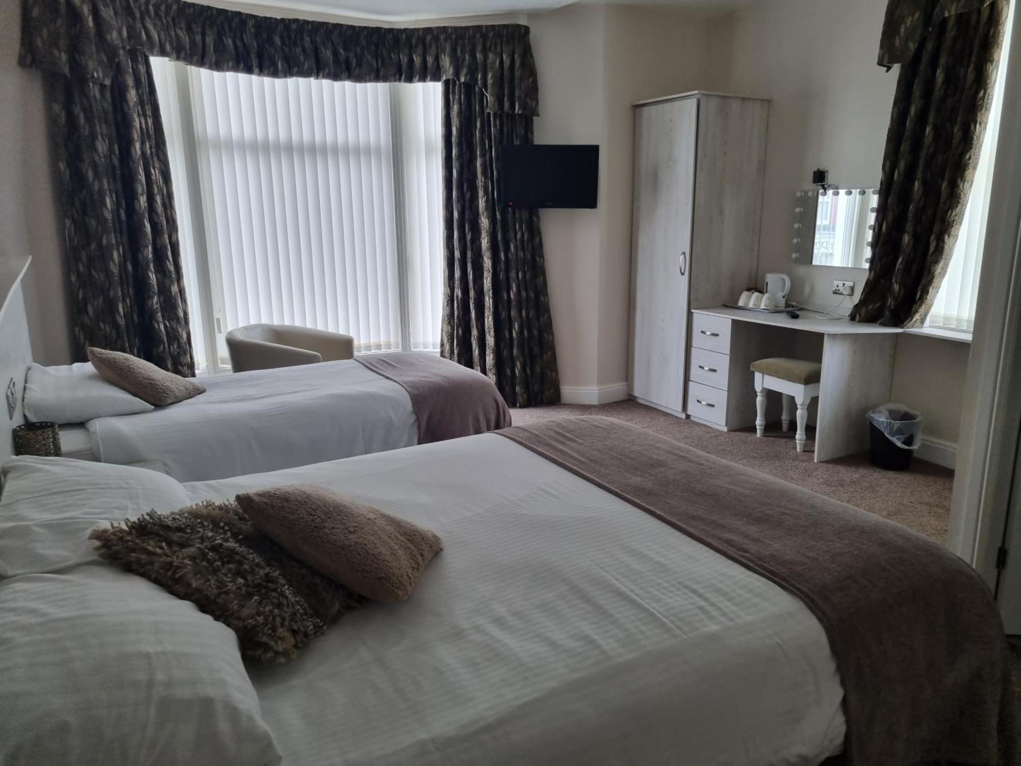Double Room Private Bathroom