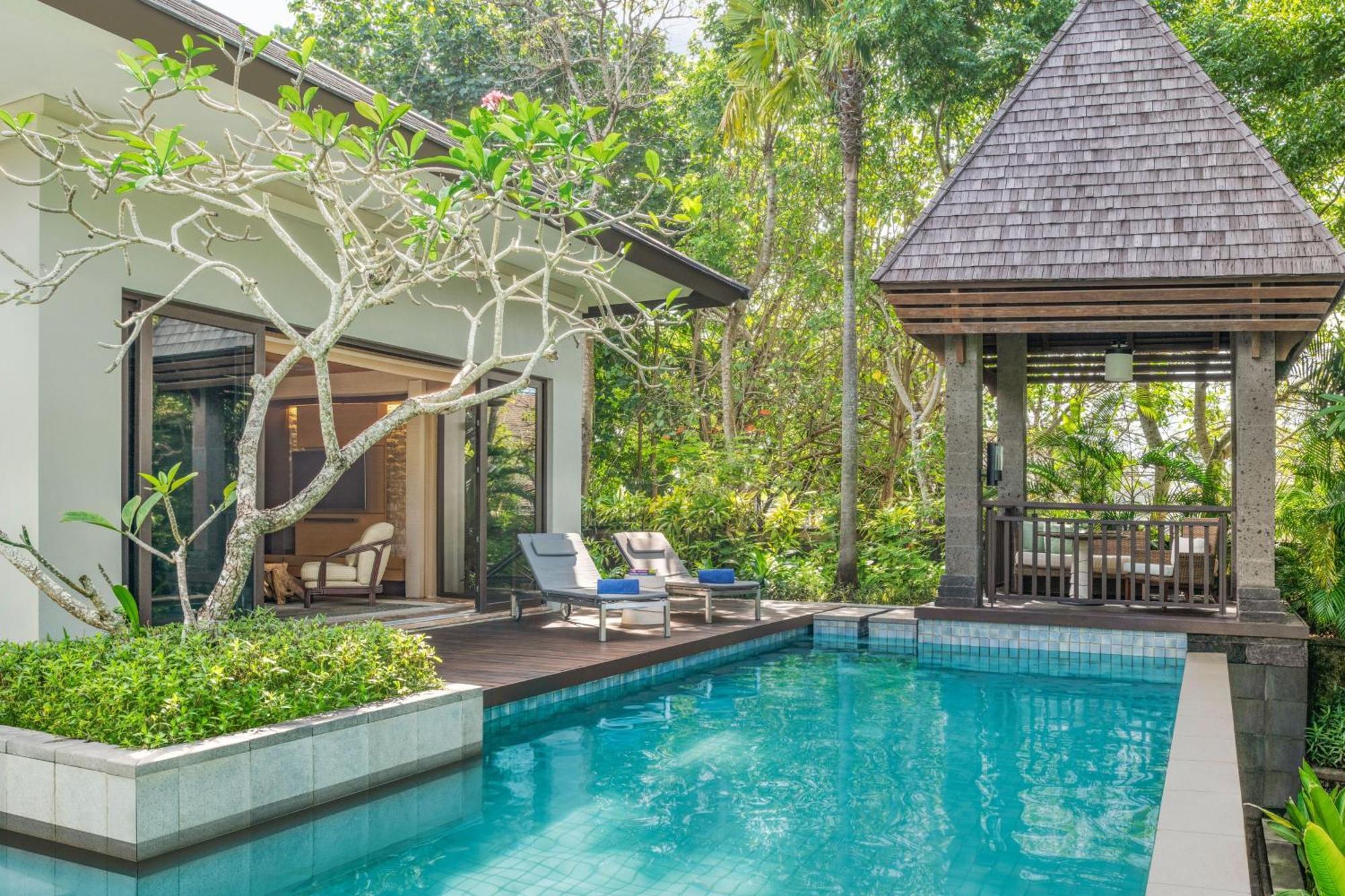 Cliff Private Pool Villa with Free Daily Resort Activity