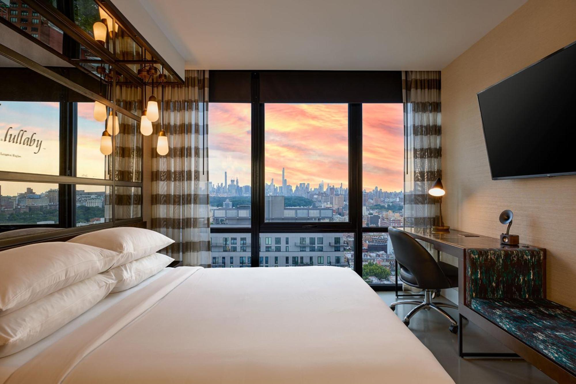 Chambre Lit King-Size - Vue sur Ville