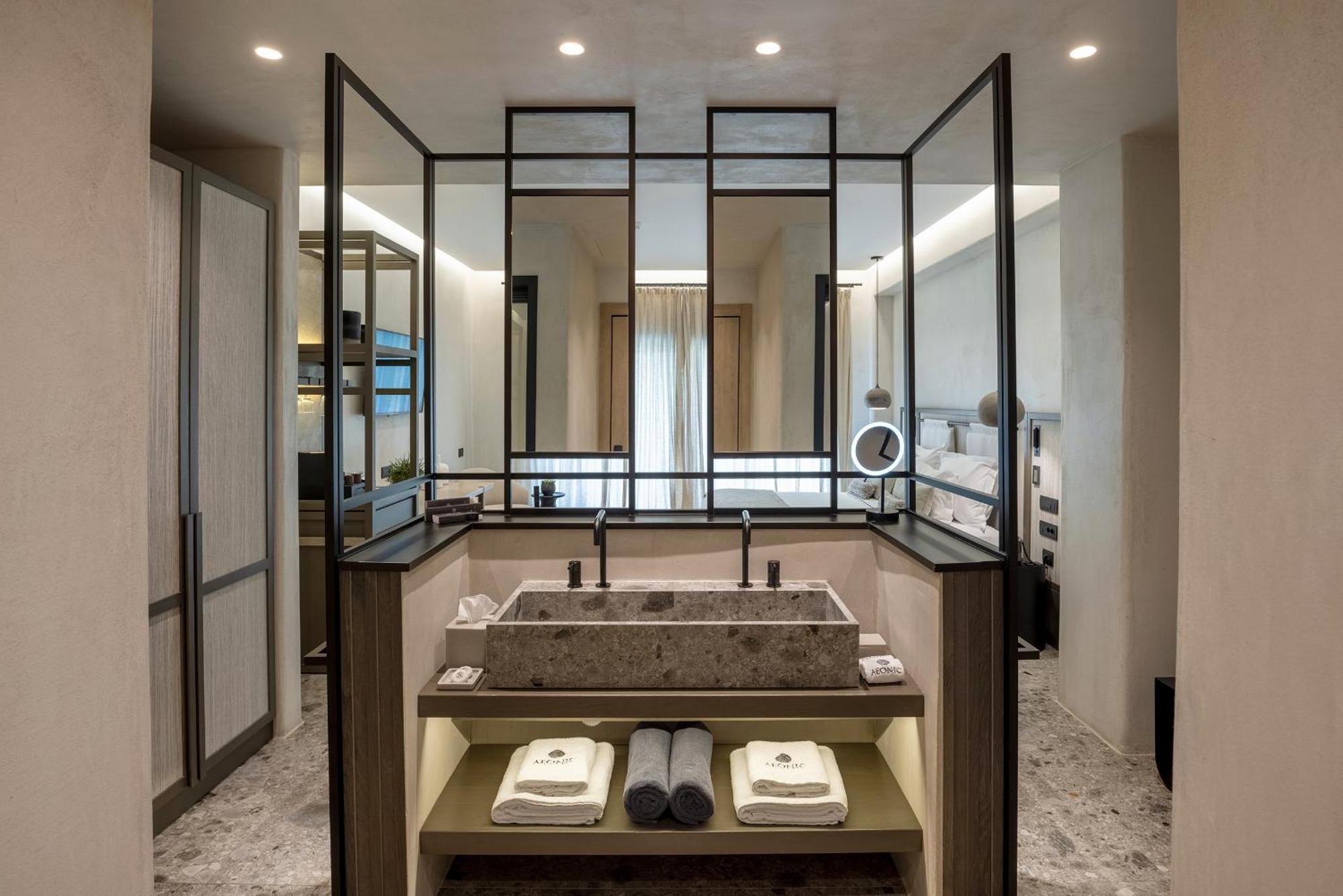 EON Junior Suite Supreme Pool