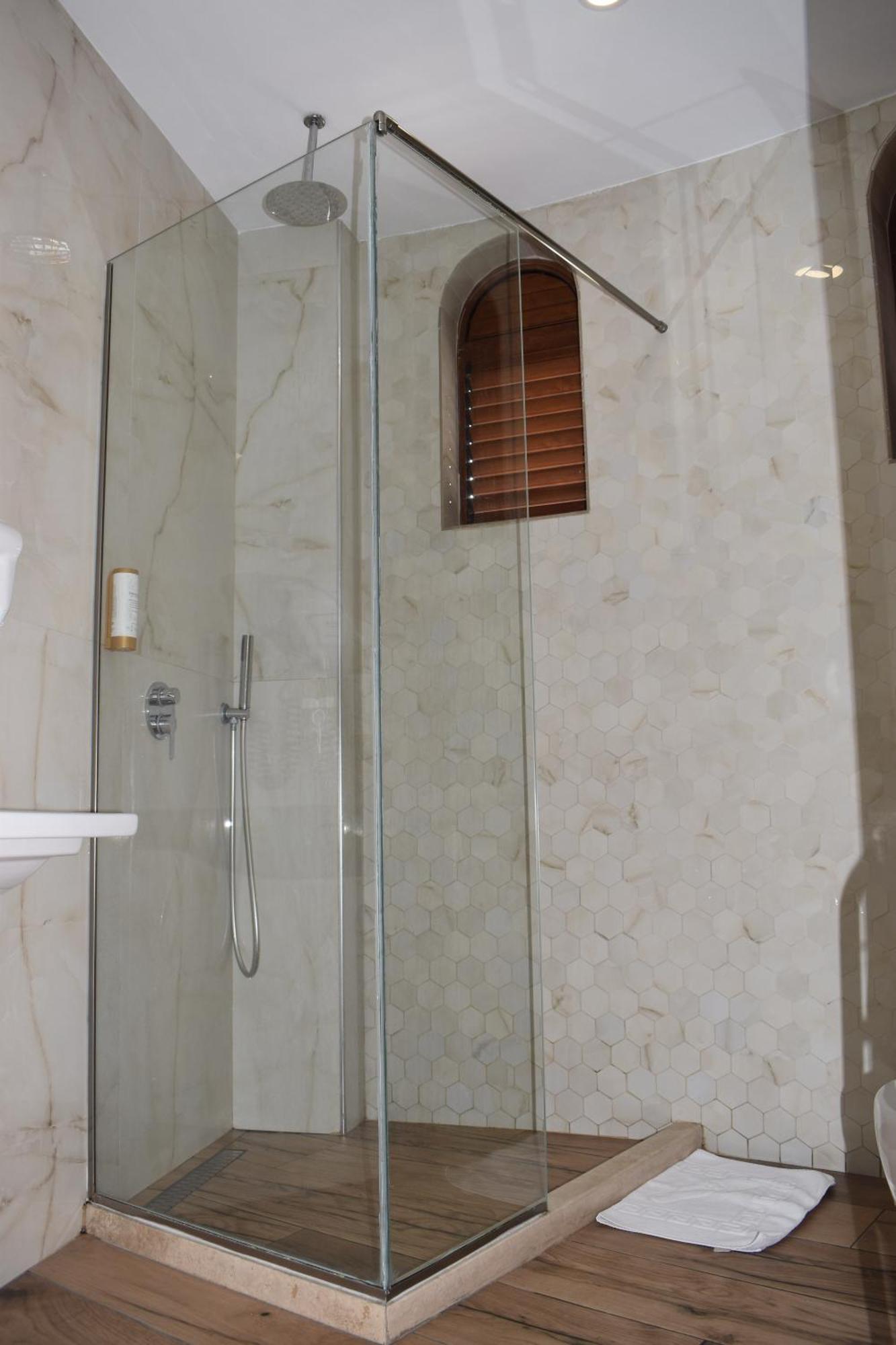 Standard Triple Room Sea View