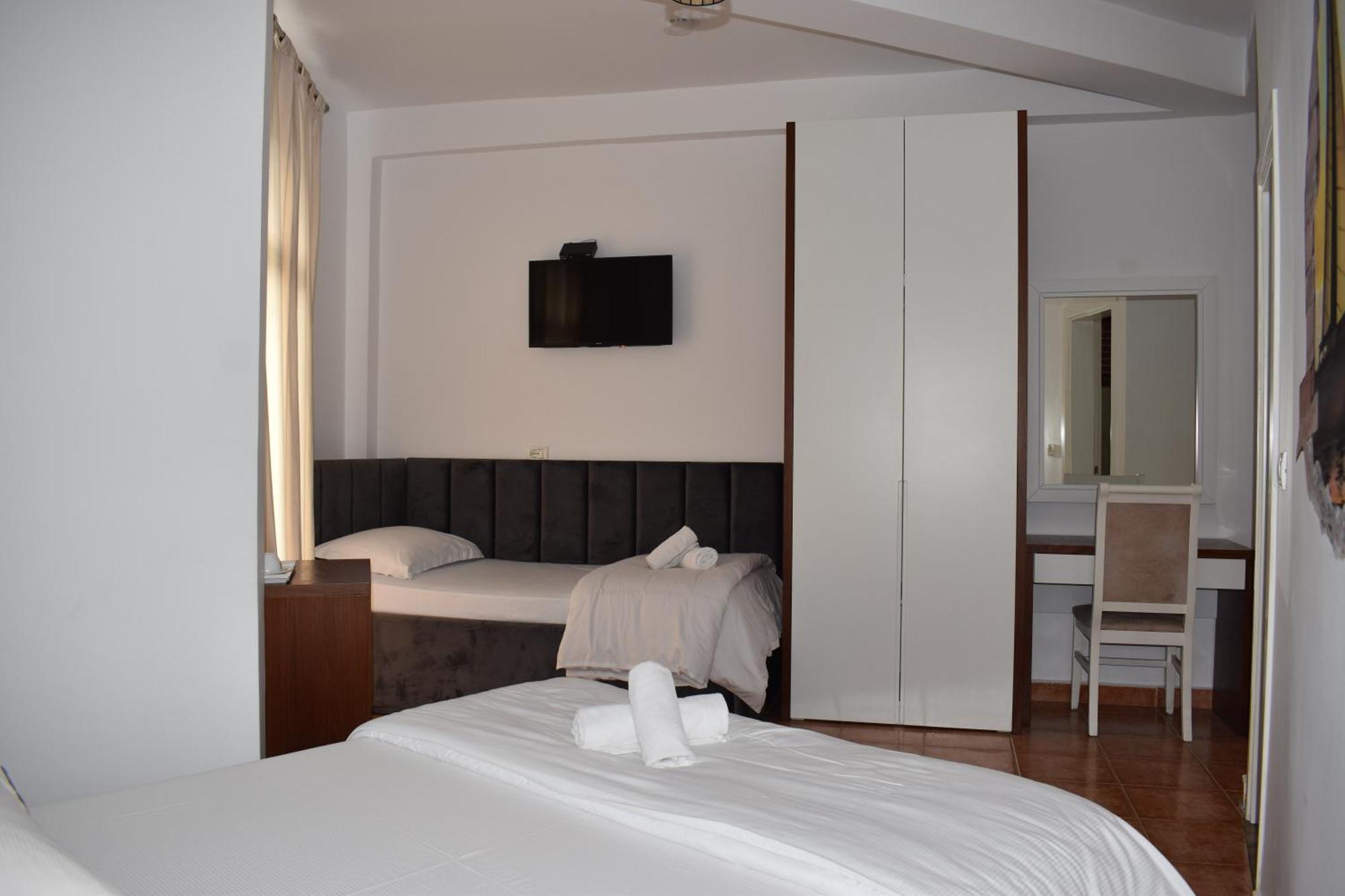 Standard Triple Room Sea View