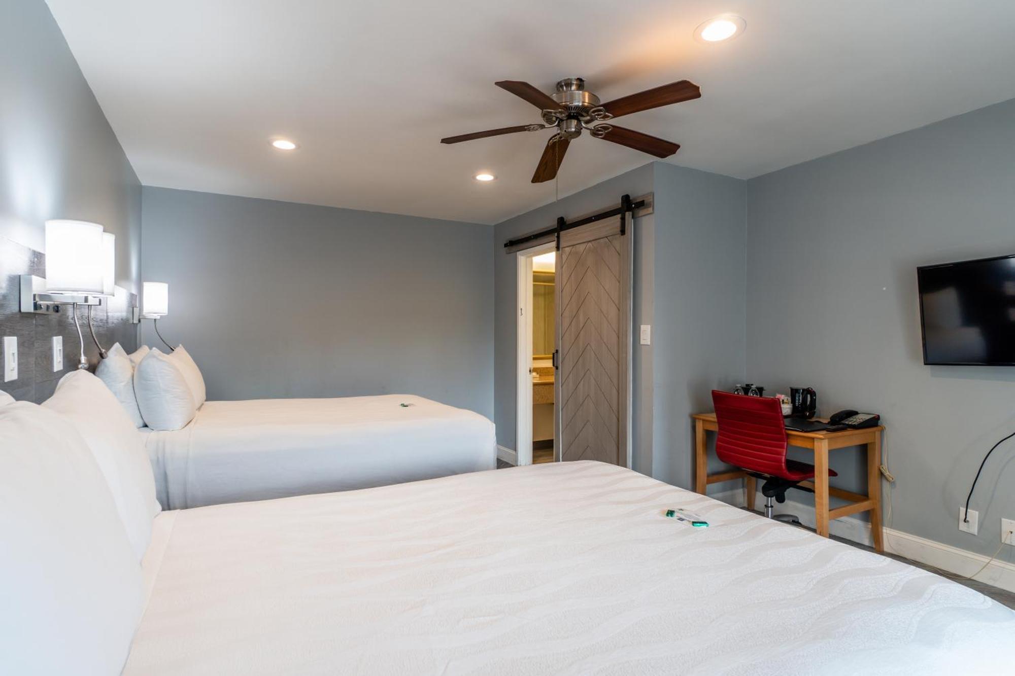 Classic Room 2 Queen Beds,1541329015:JPEG